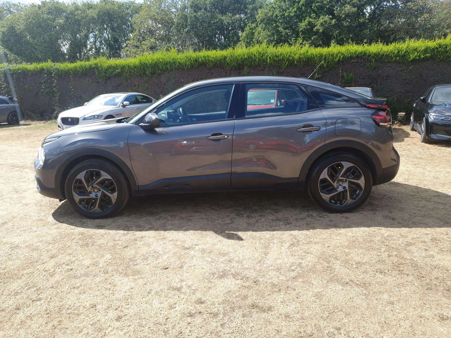 Vehicle image 4