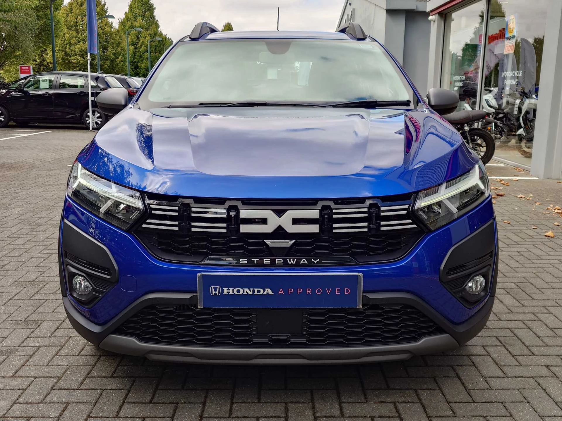 Vehicle image 6