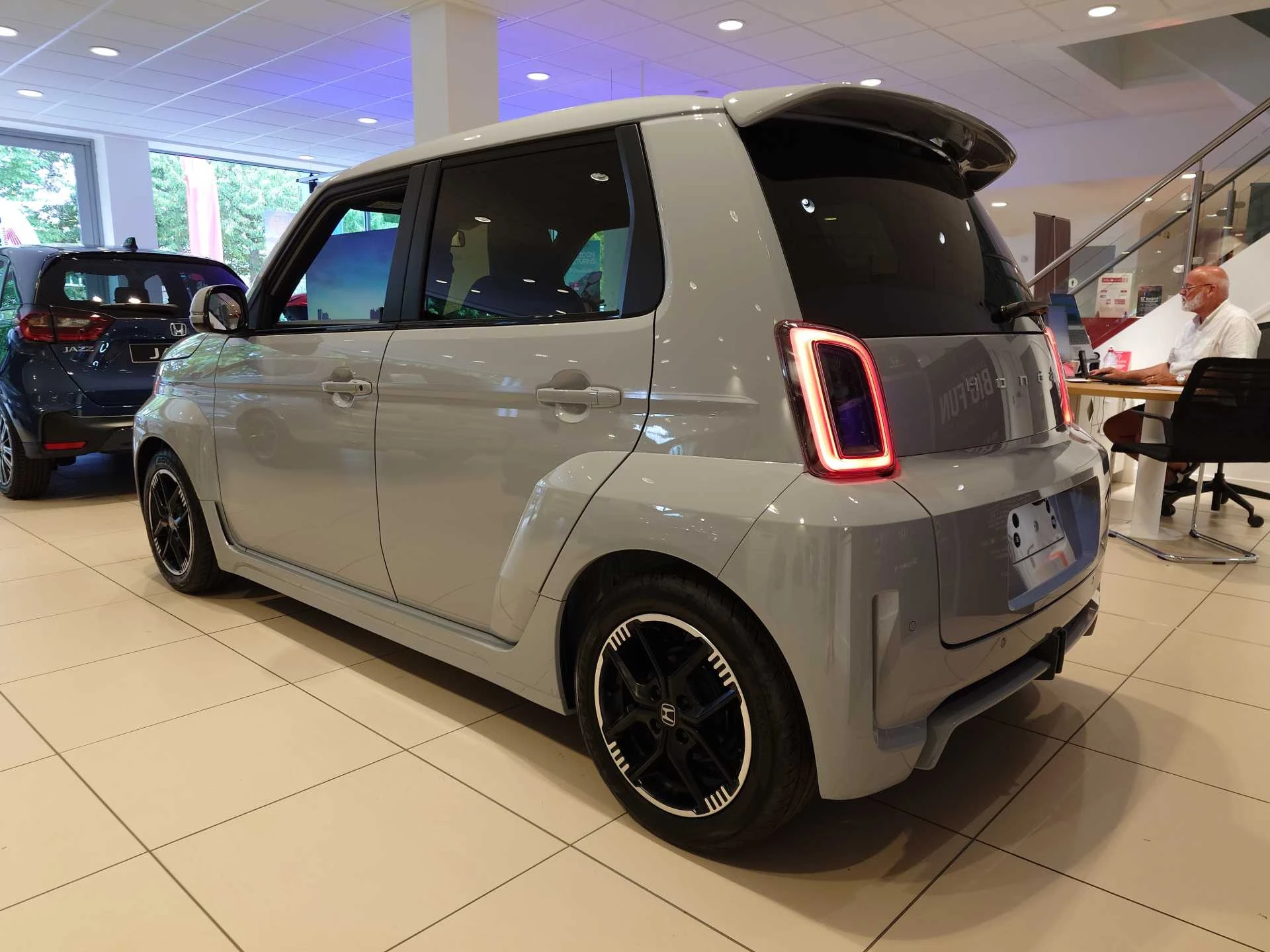 Vehicle image 3
