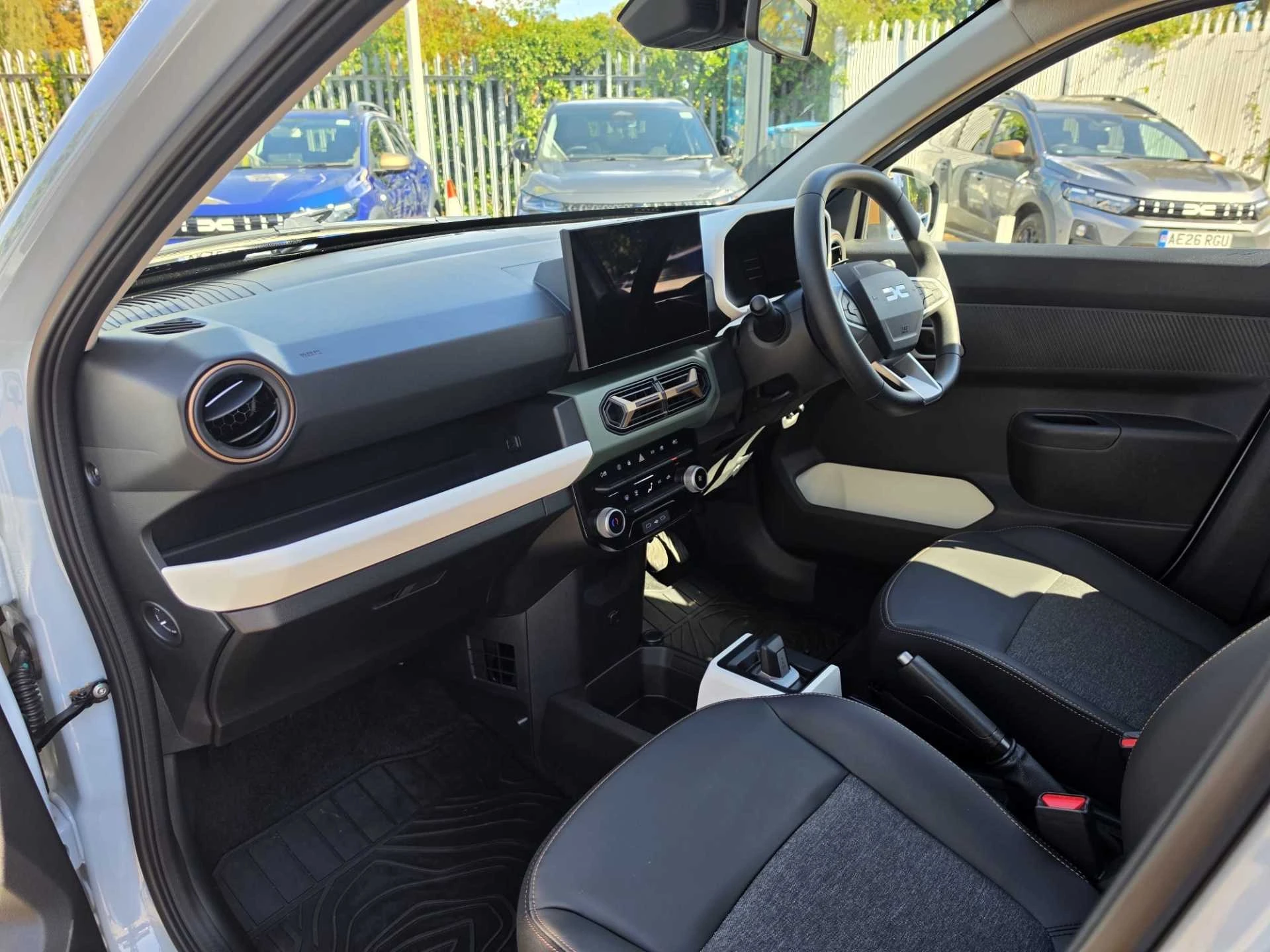 Vehicle image 7