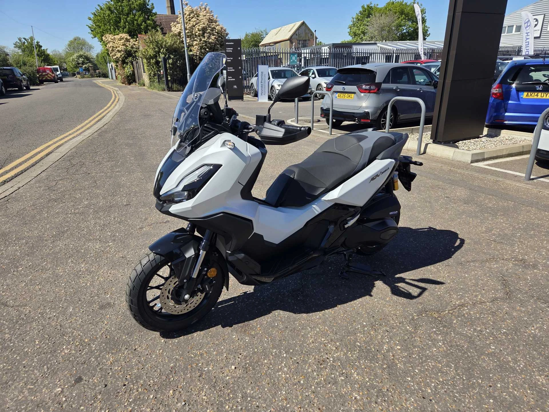 Vehicle image 7