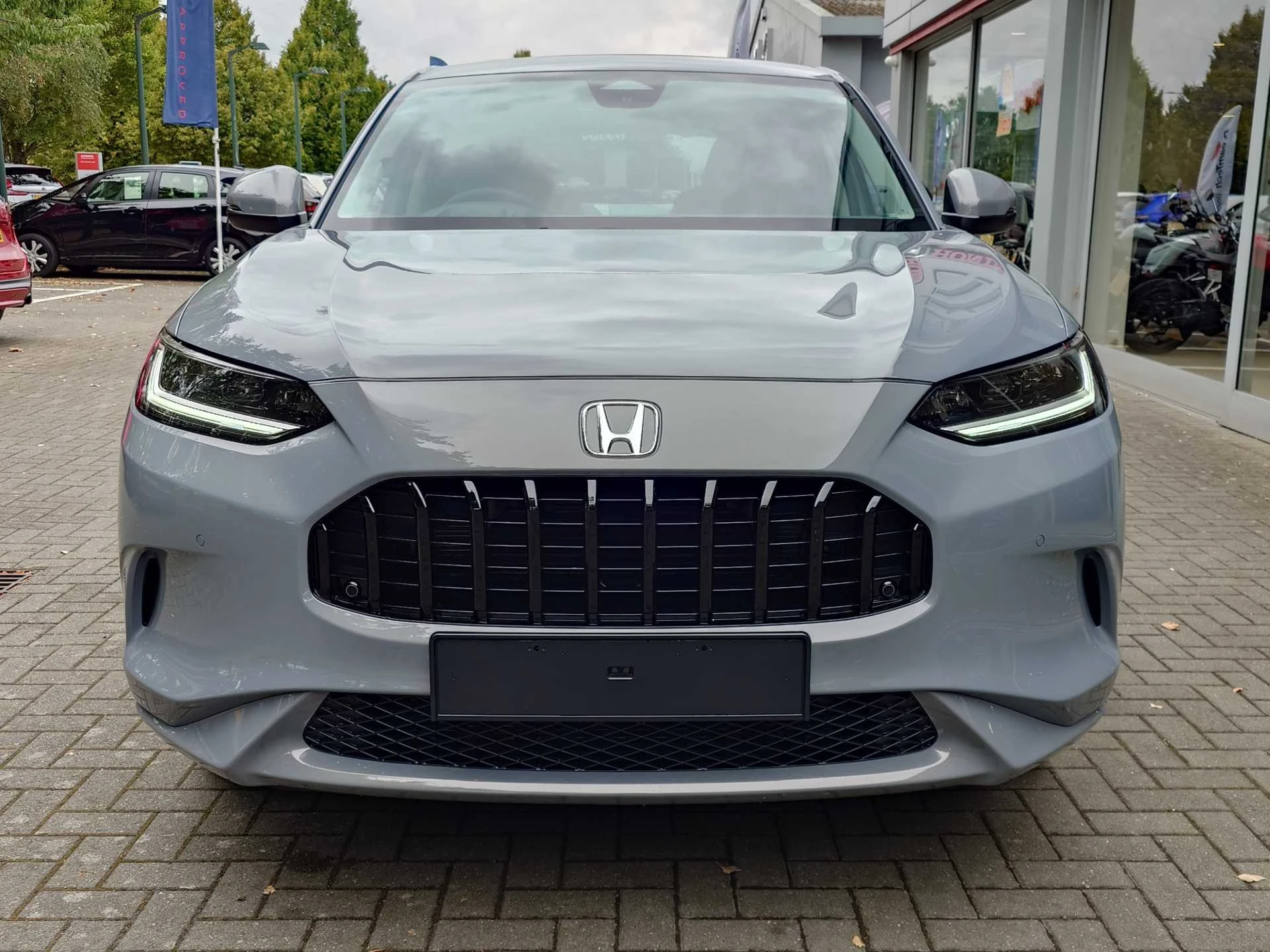 Vehicle image 6