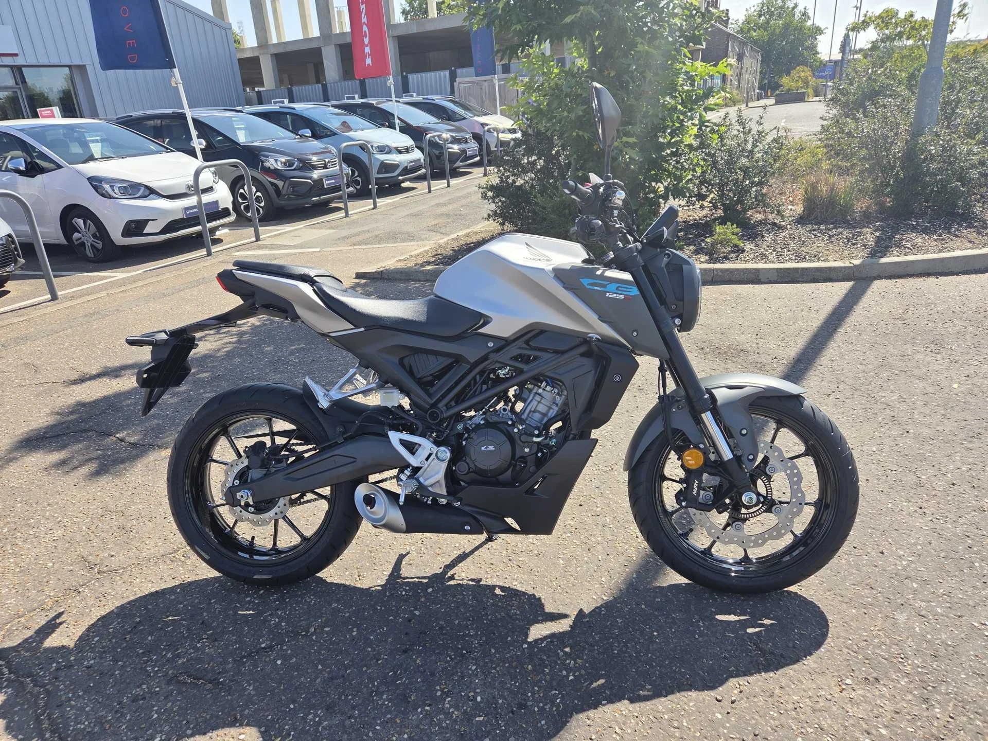 Vehicle image 2