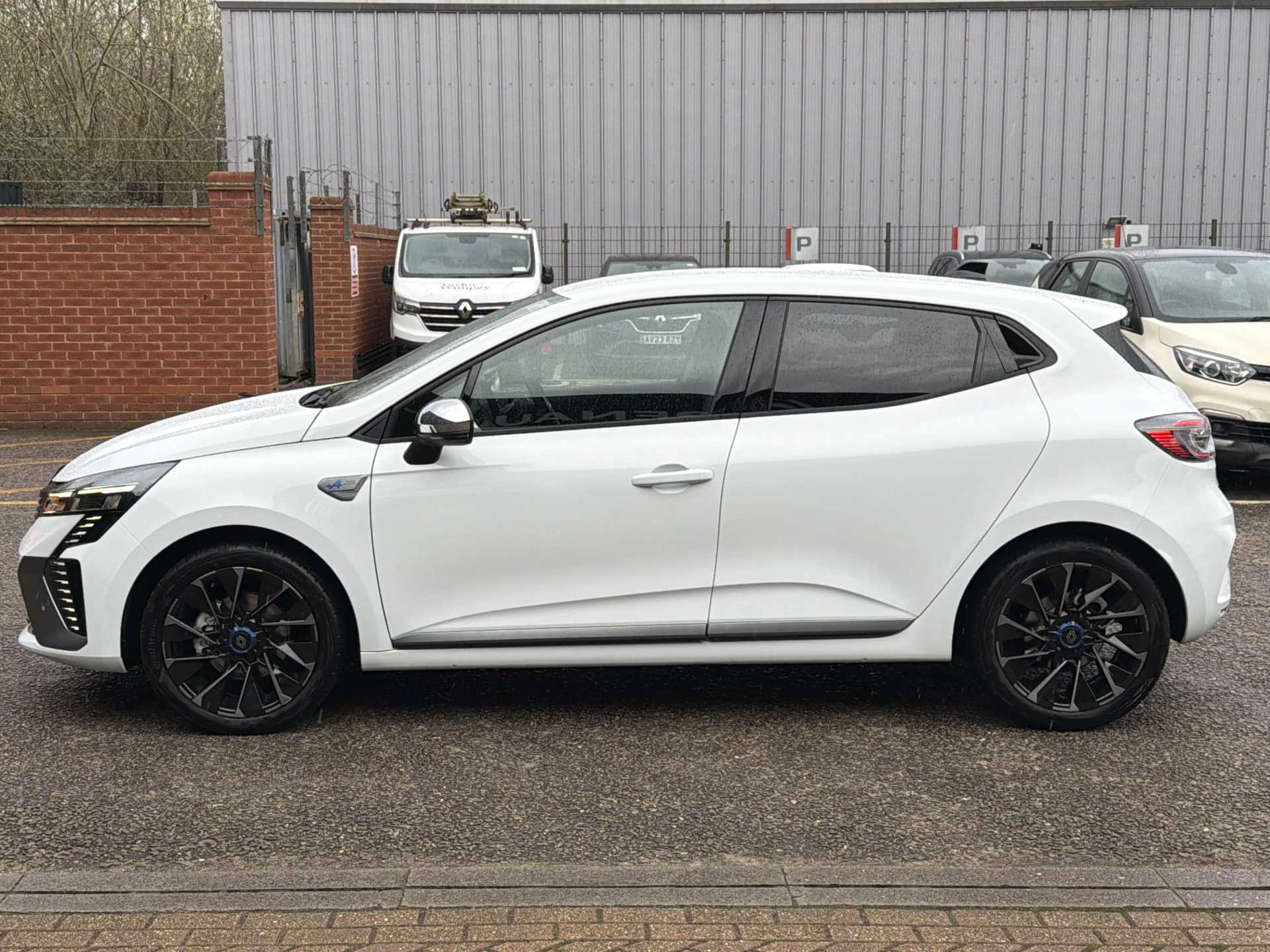 Vehicle image 7