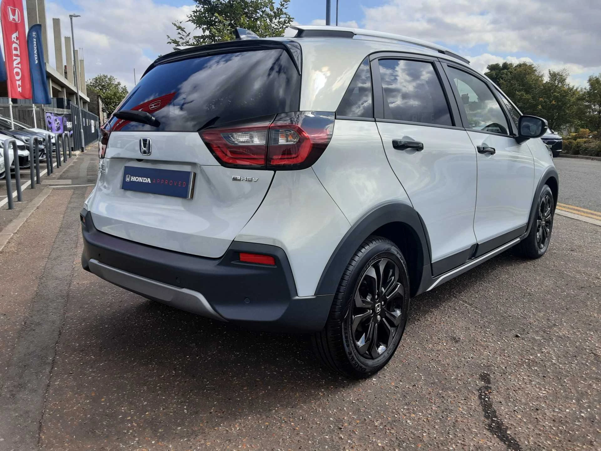 Vehicle image 5