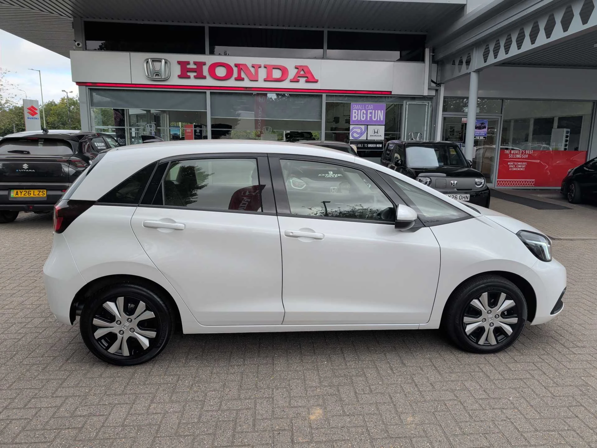 Vehicle image 5
