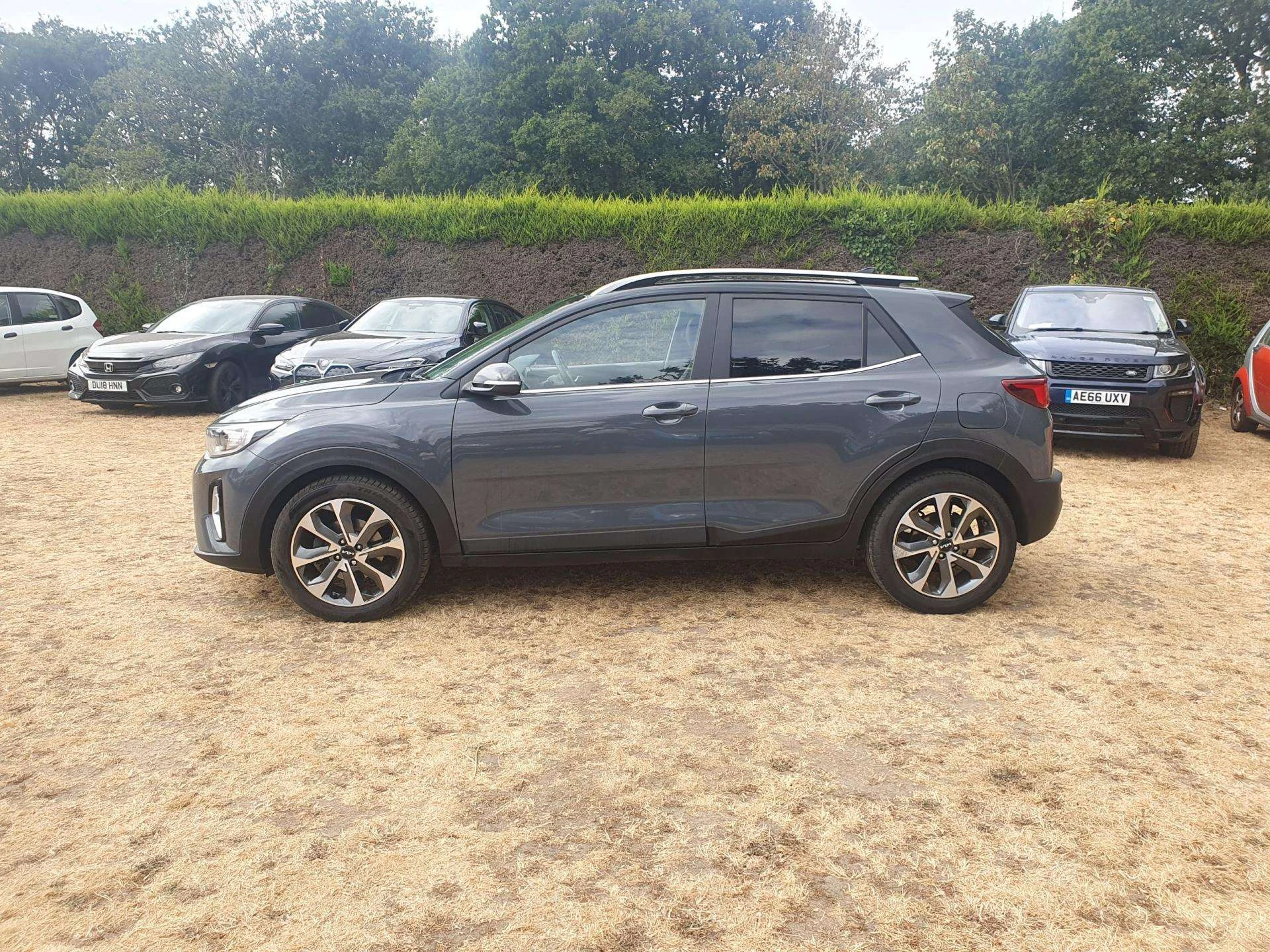 Vehicle image 4