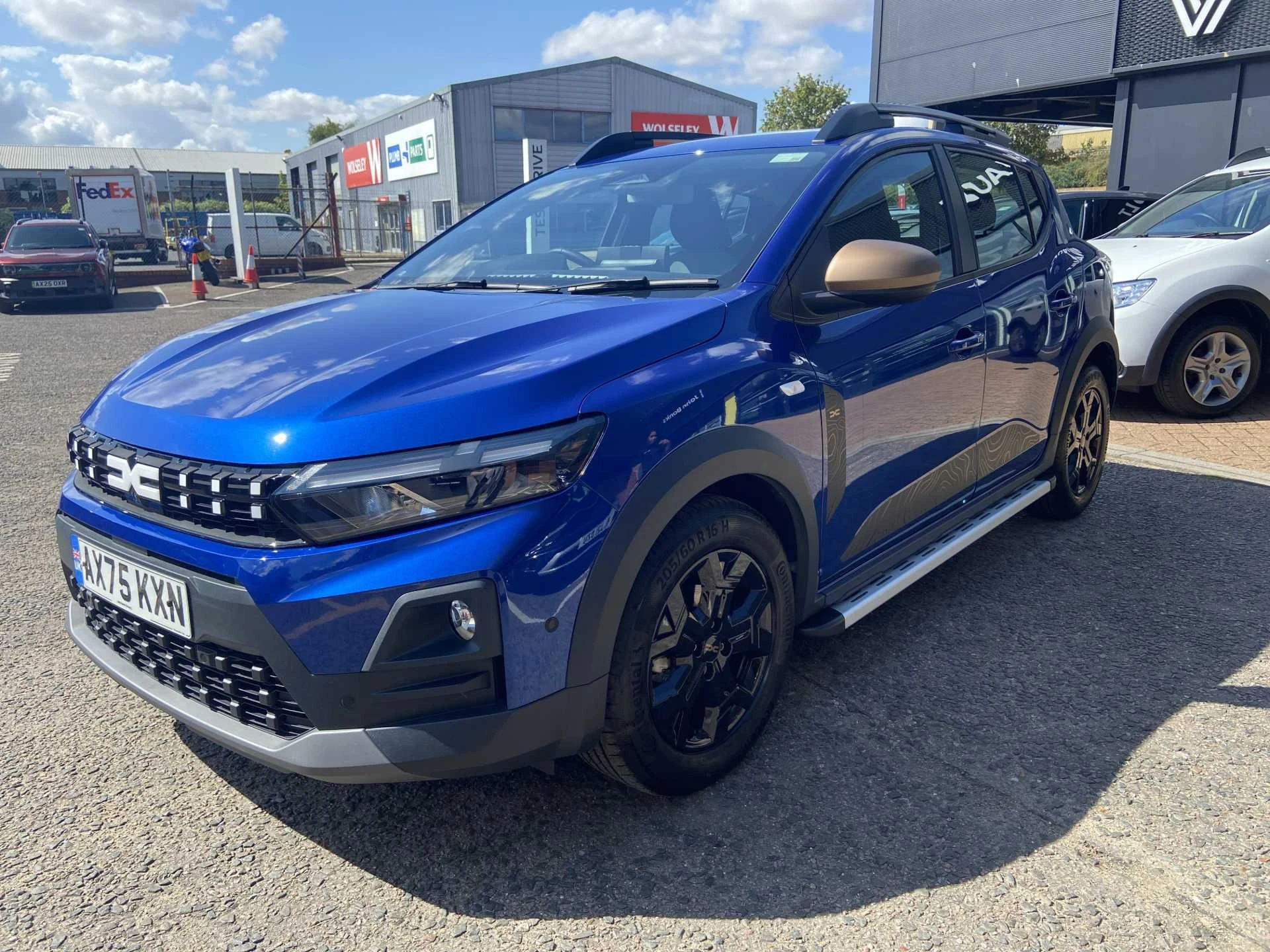 Vehicle image 6