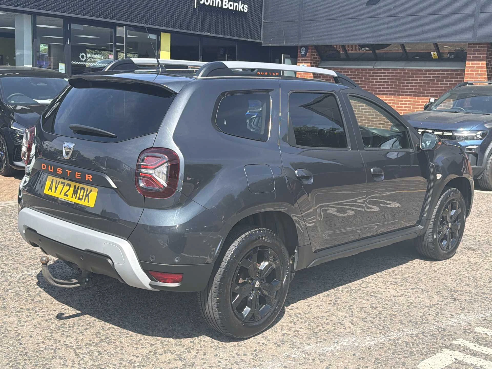 Vehicle image 4