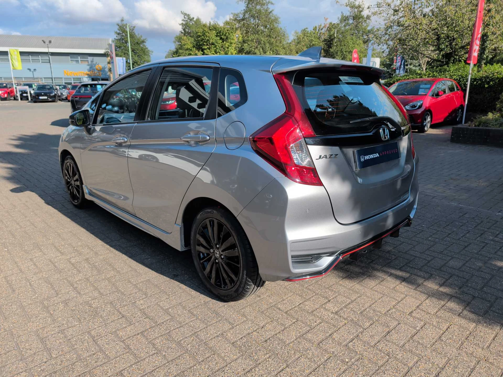 Vehicle image 5