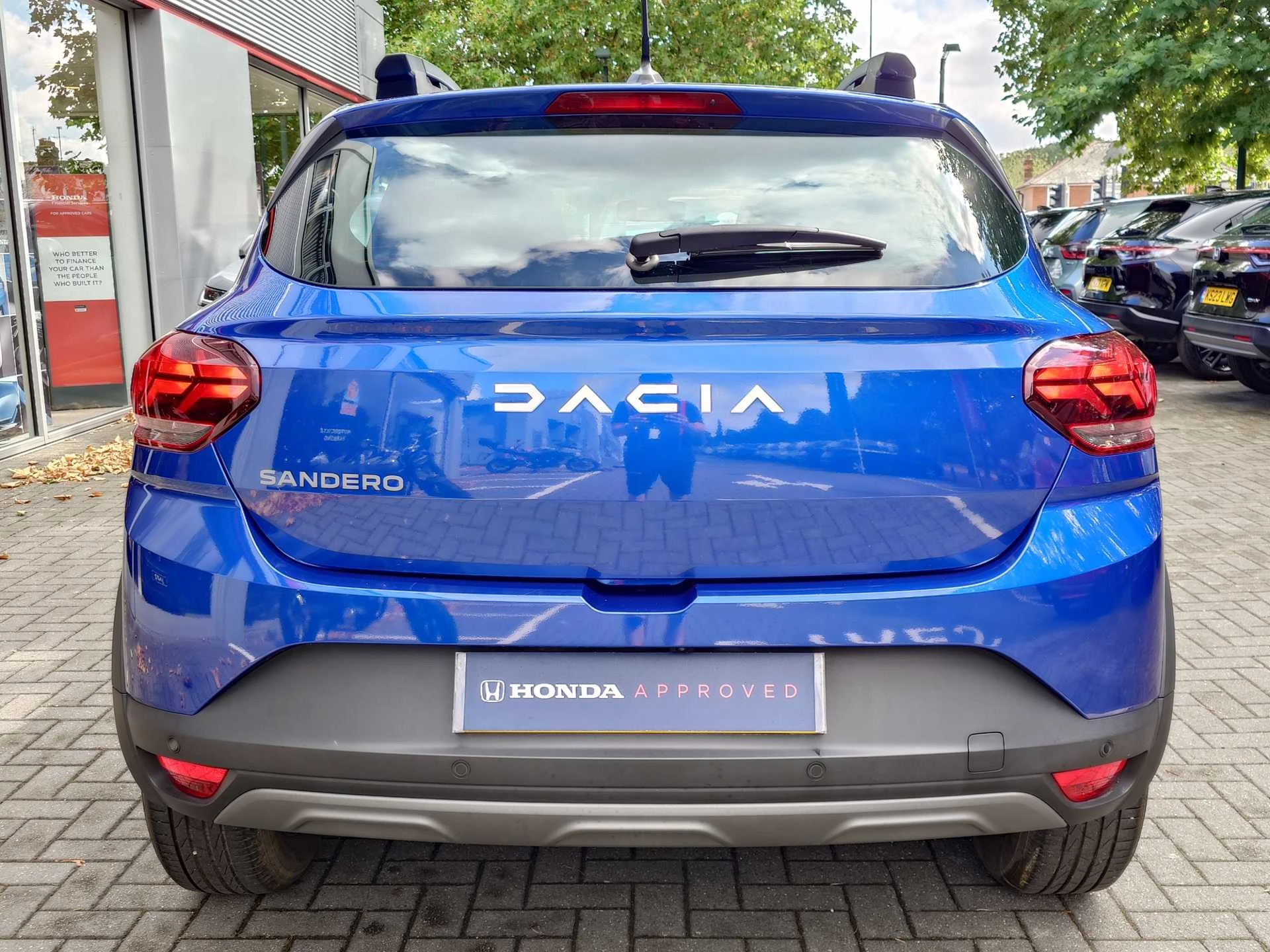 Vehicle image 7