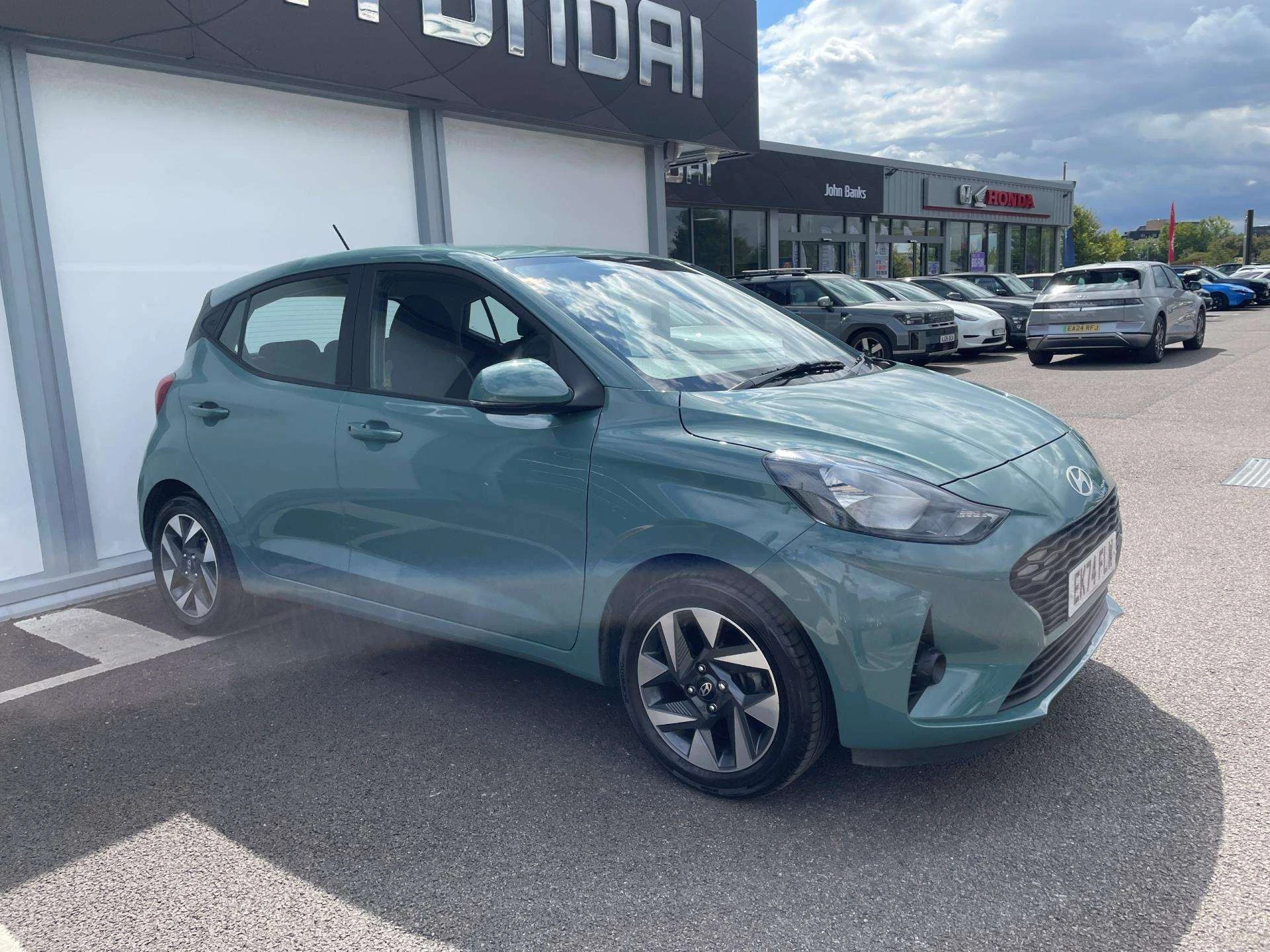 Vehicle image 5