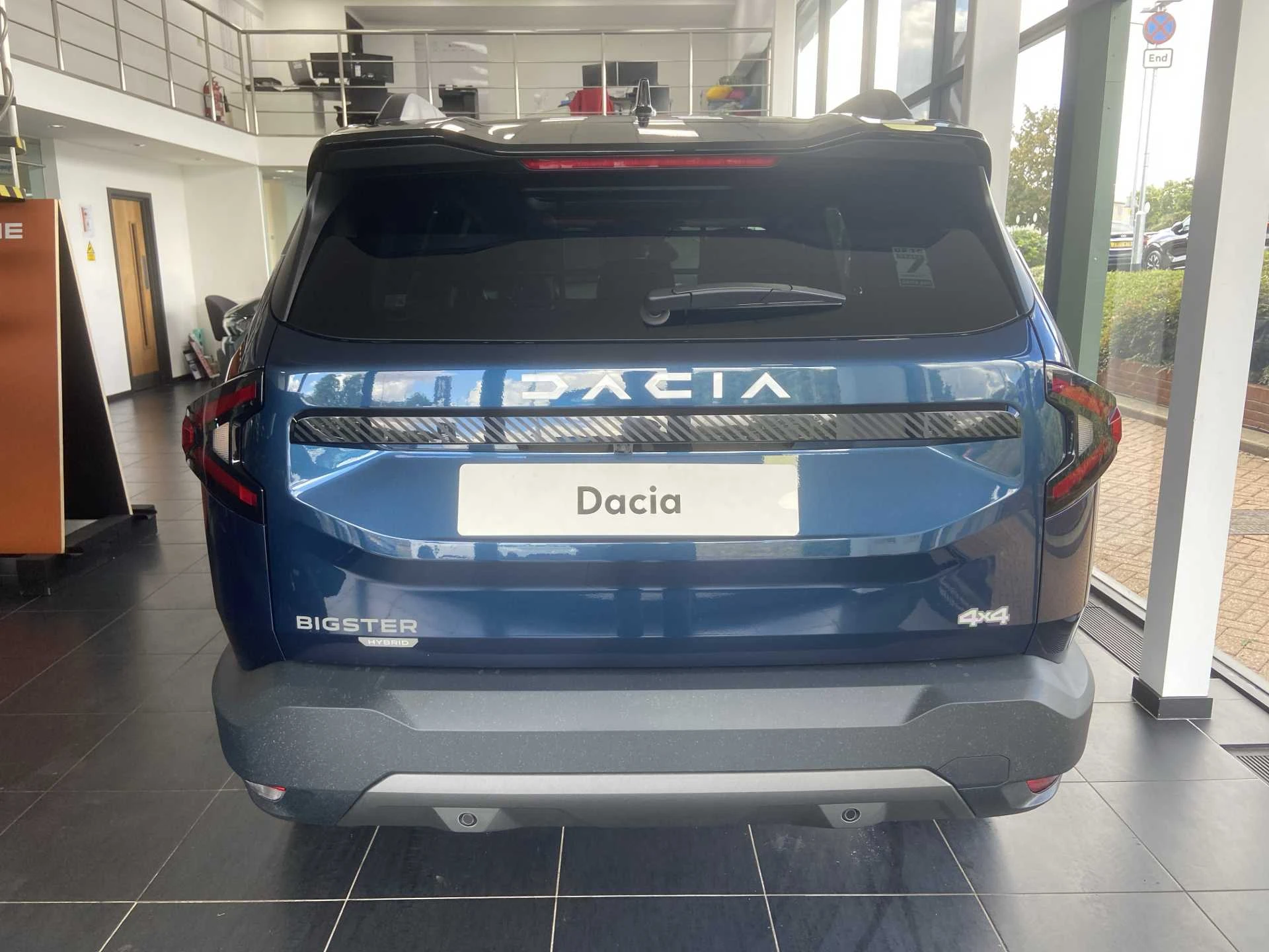 Vehicle image 5