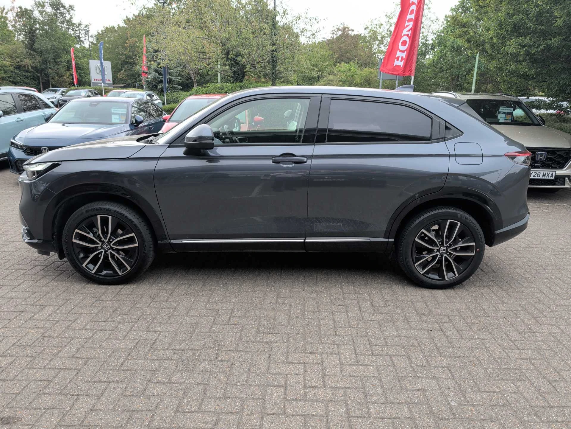 Vehicle image 4