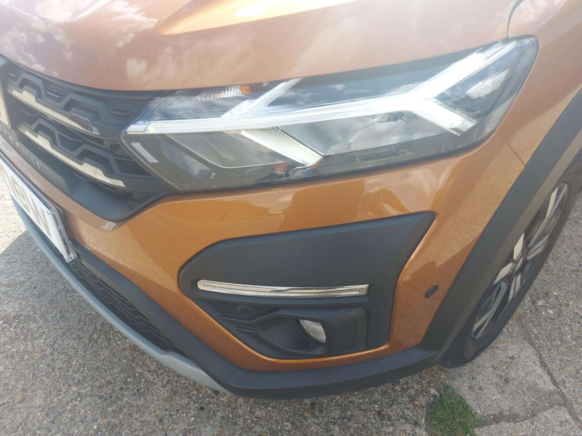 Vehicle image 5