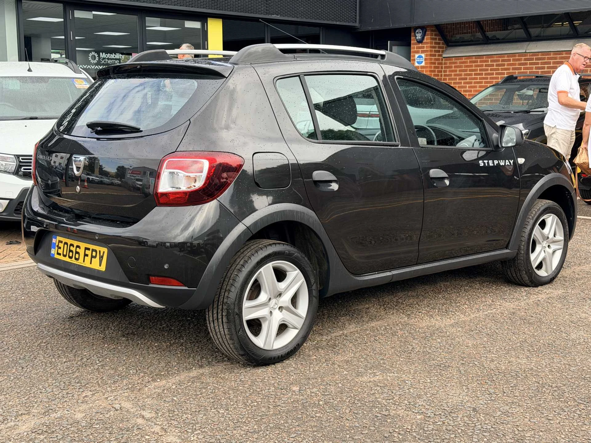 Vehicle image 4