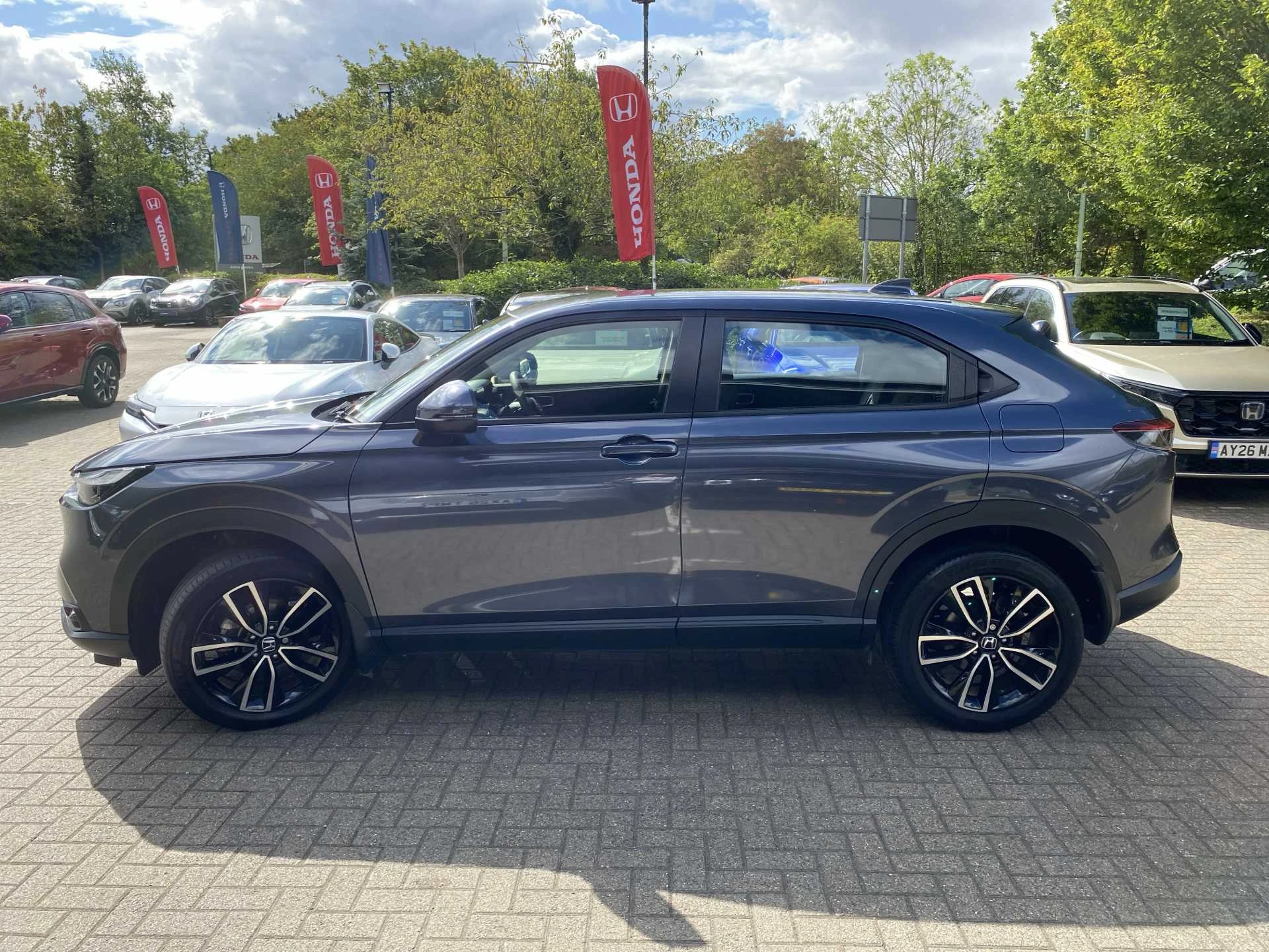 Vehicle image 4