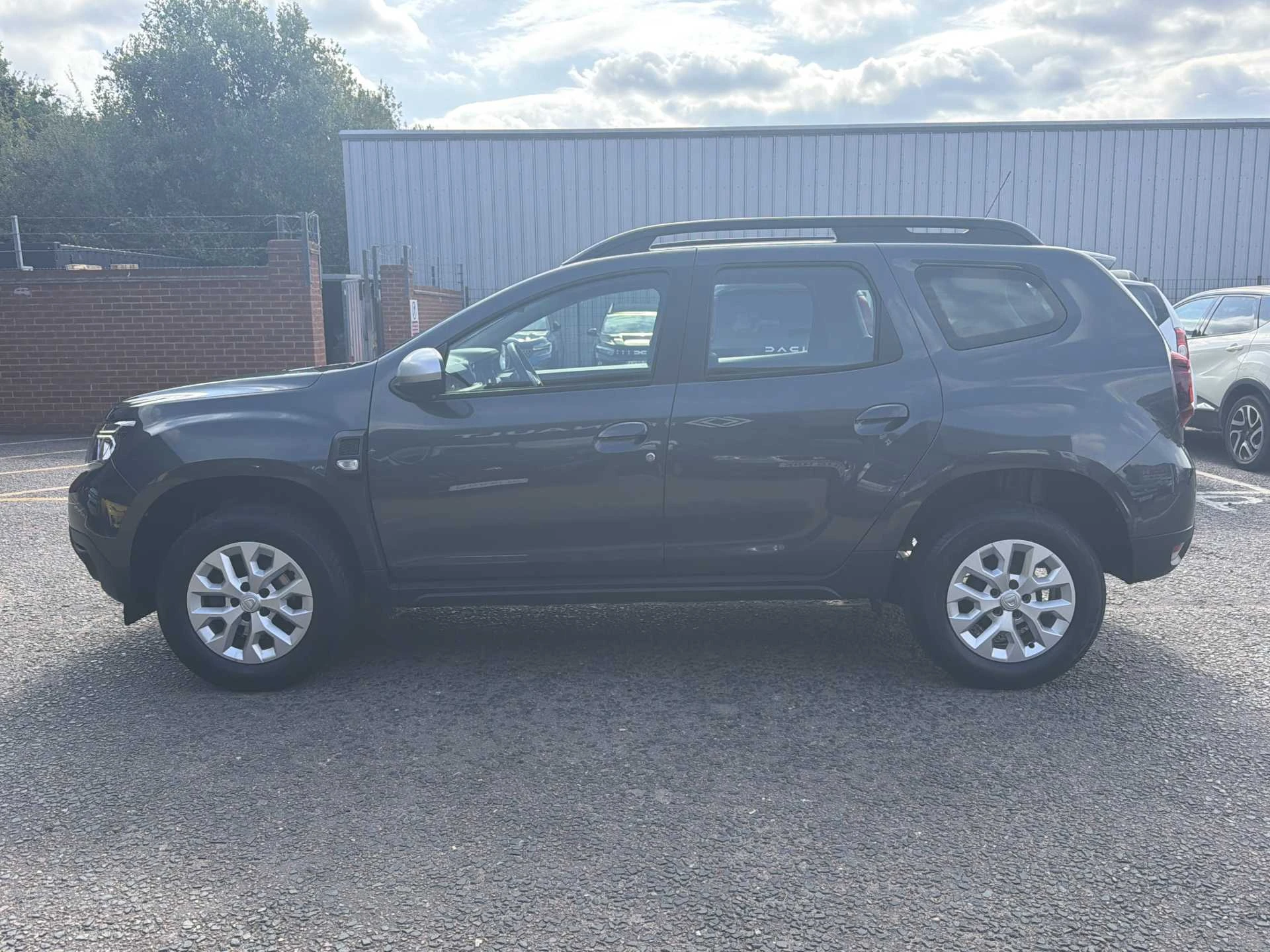 Vehicle image 7