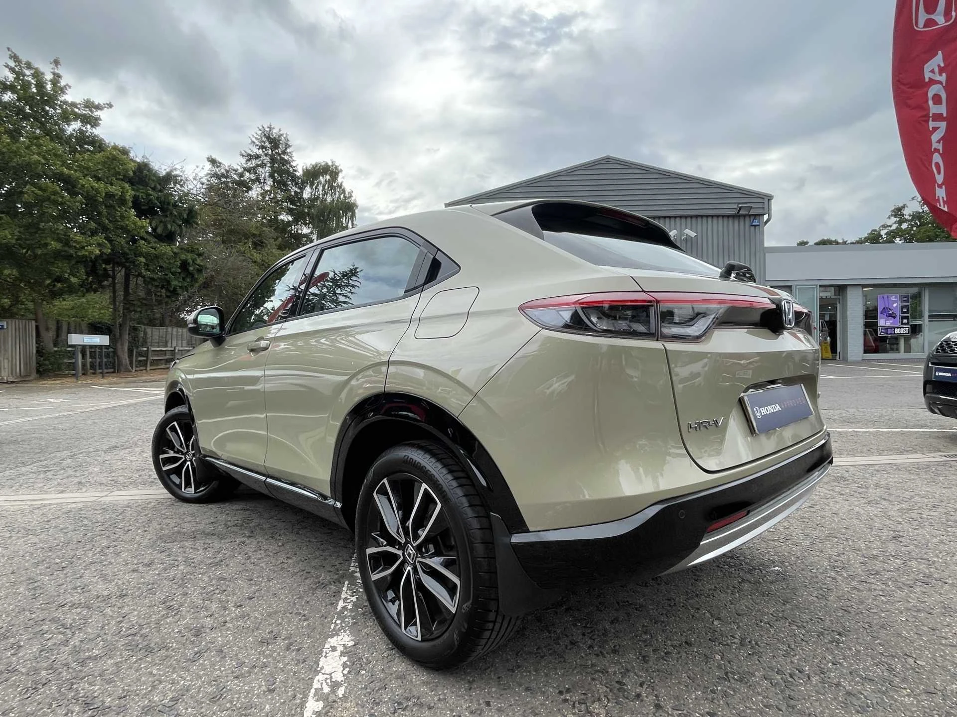 Vehicle image 3