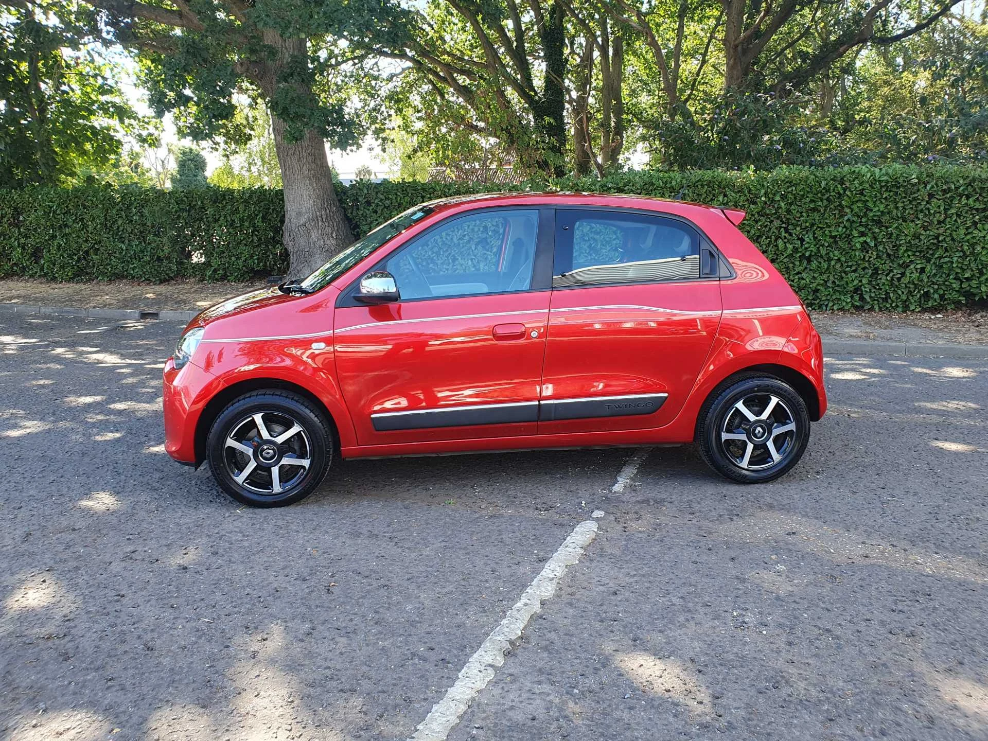 Vehicle image 4