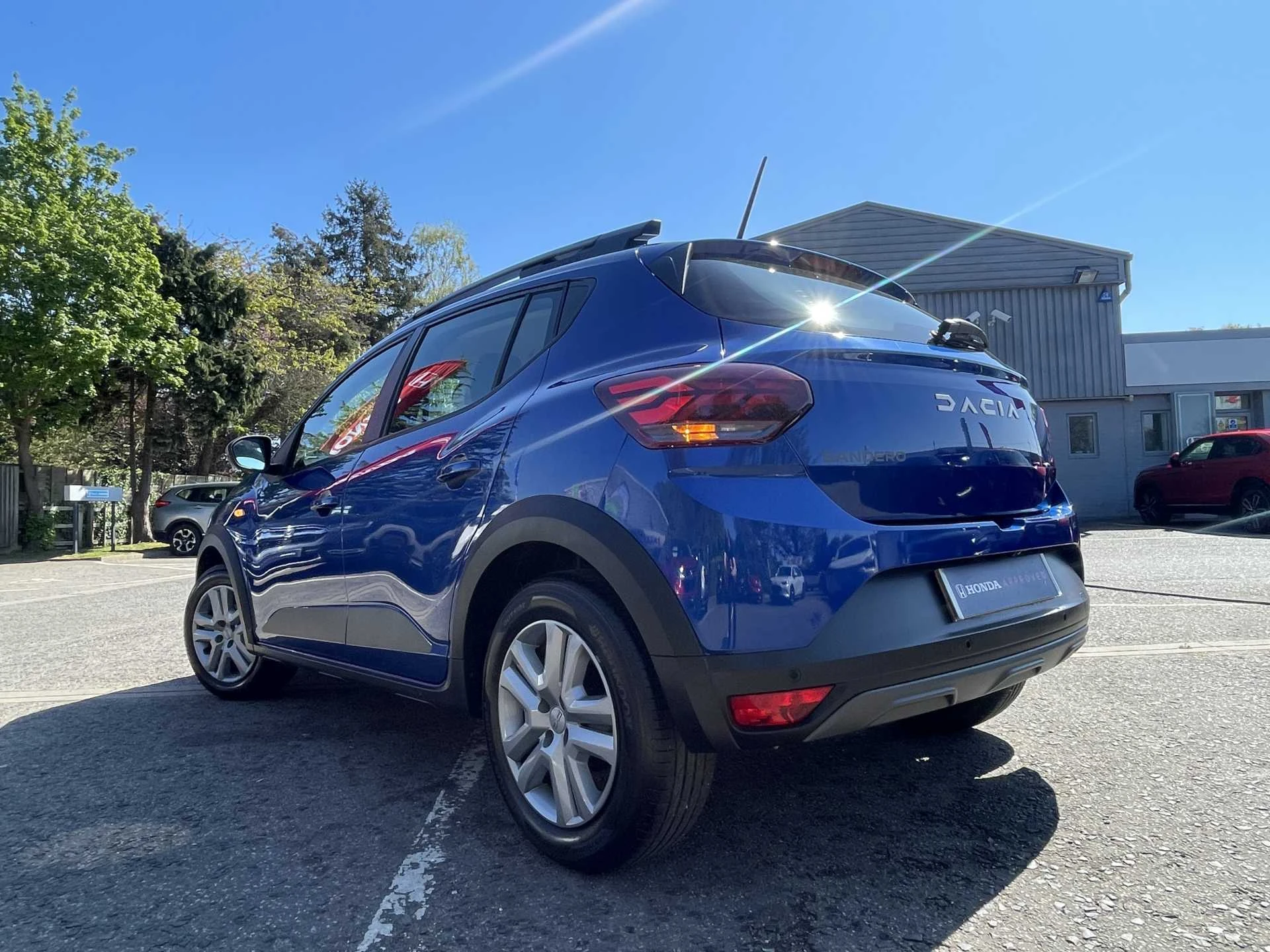 Vehicle image 3