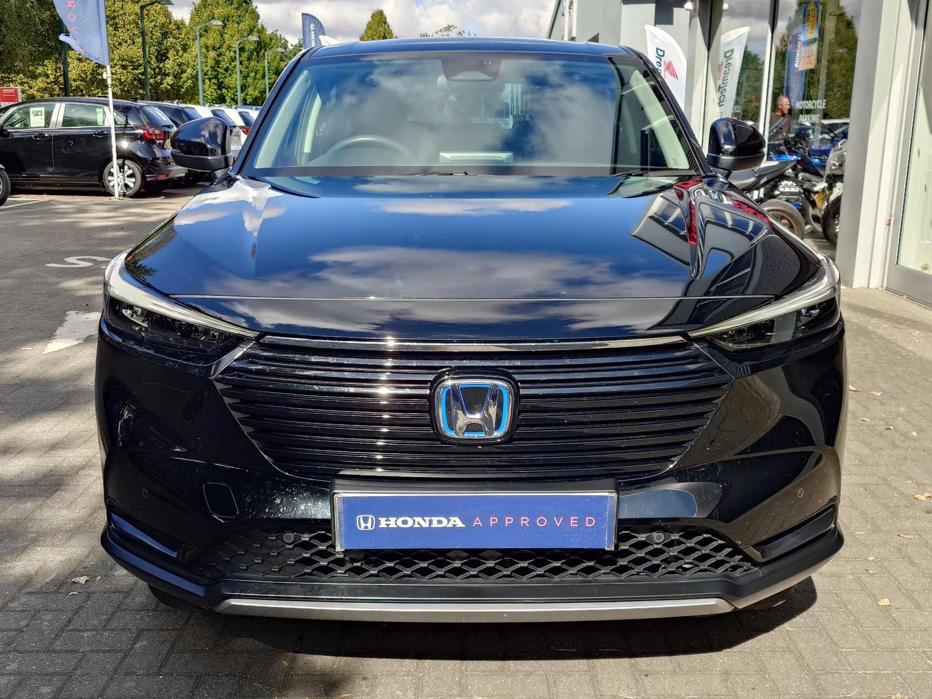 Vehicle image 6