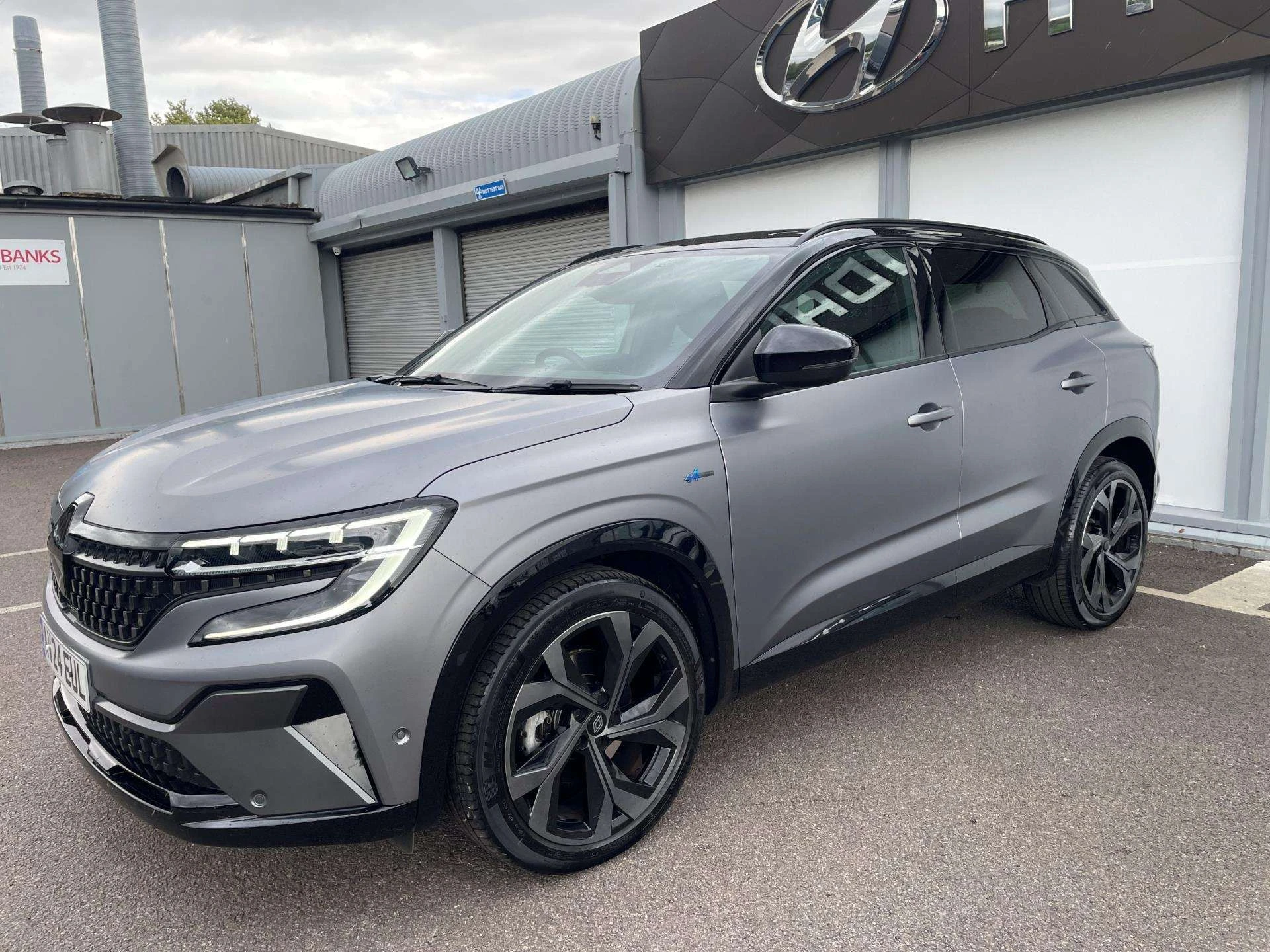 Vehicle image 6