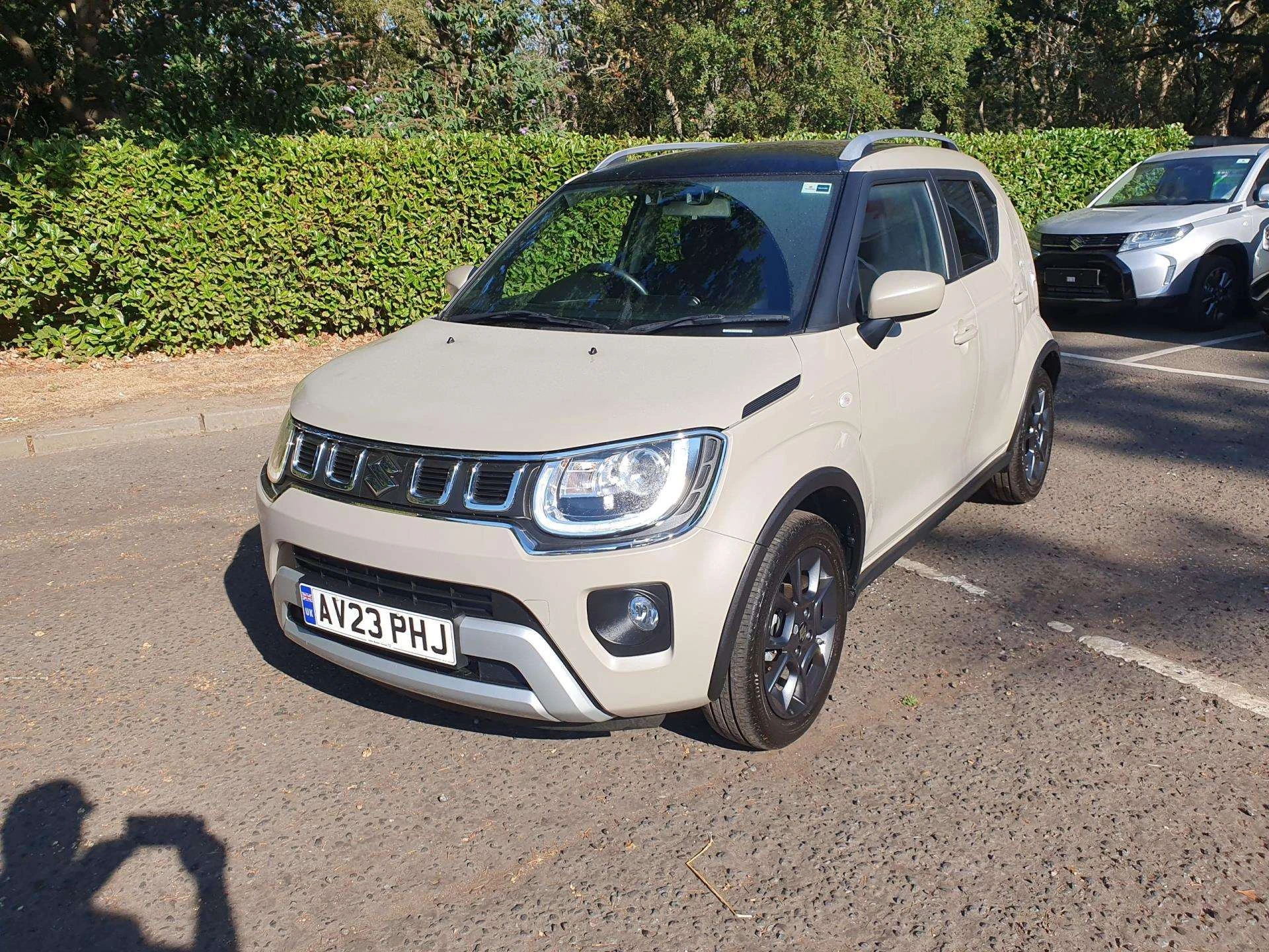 Vehicle image 3