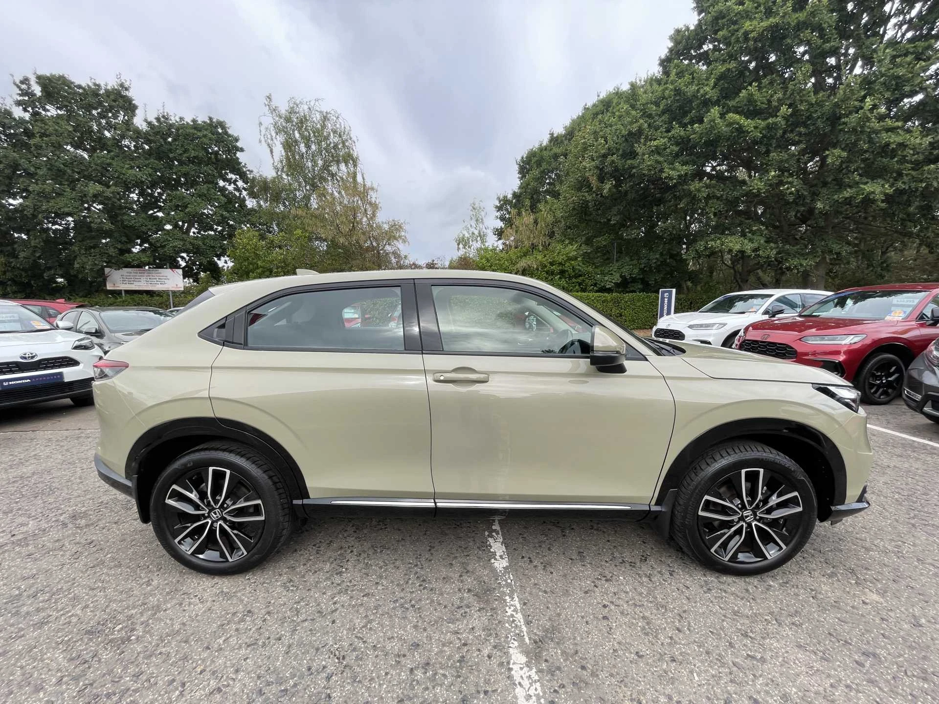 Vehicle image 5