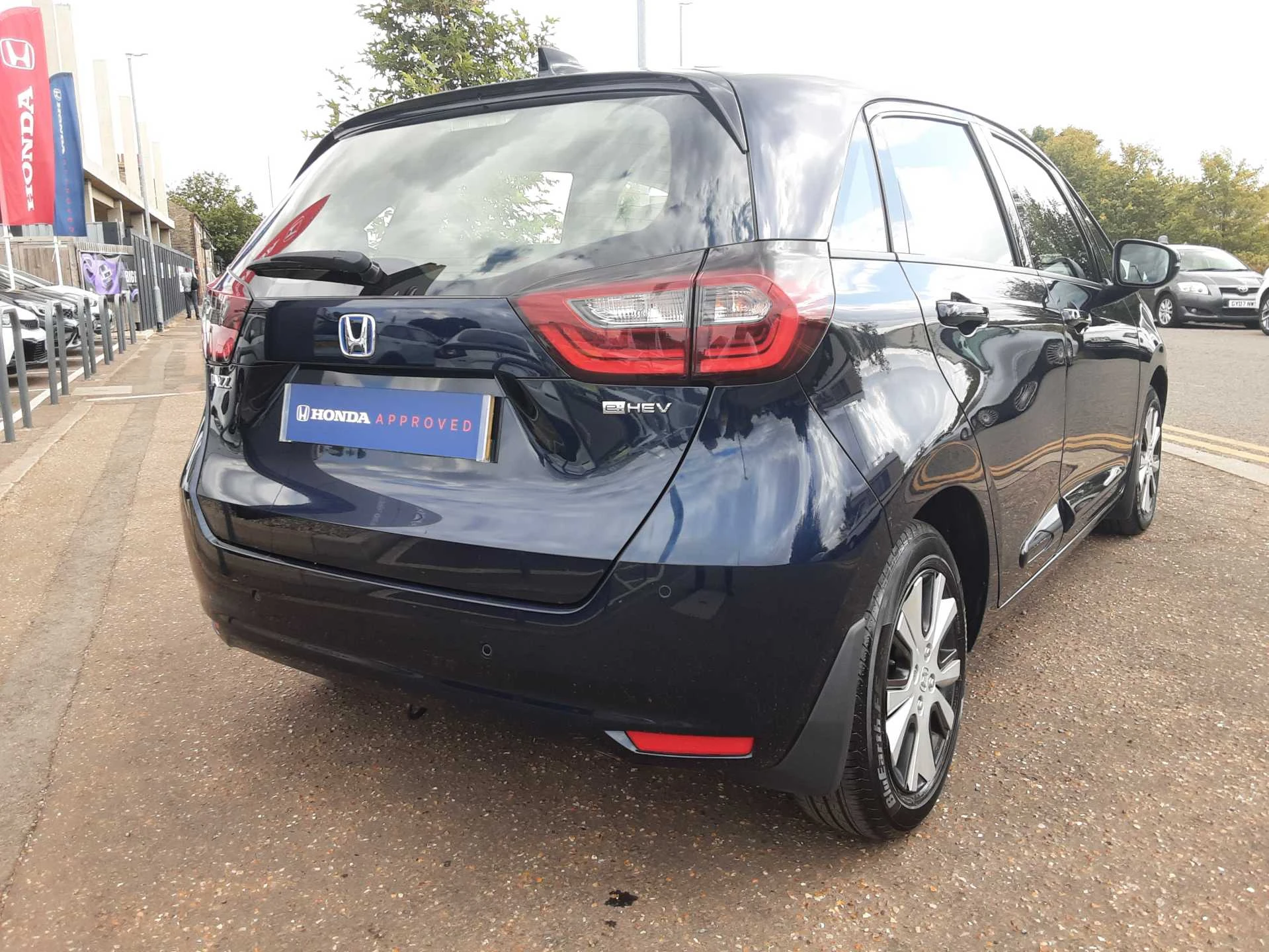 Vehicle image 5