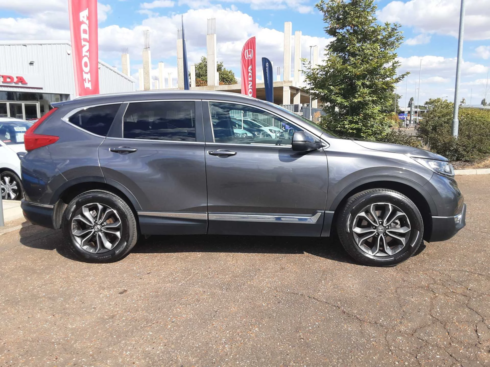 Vehicle image 4