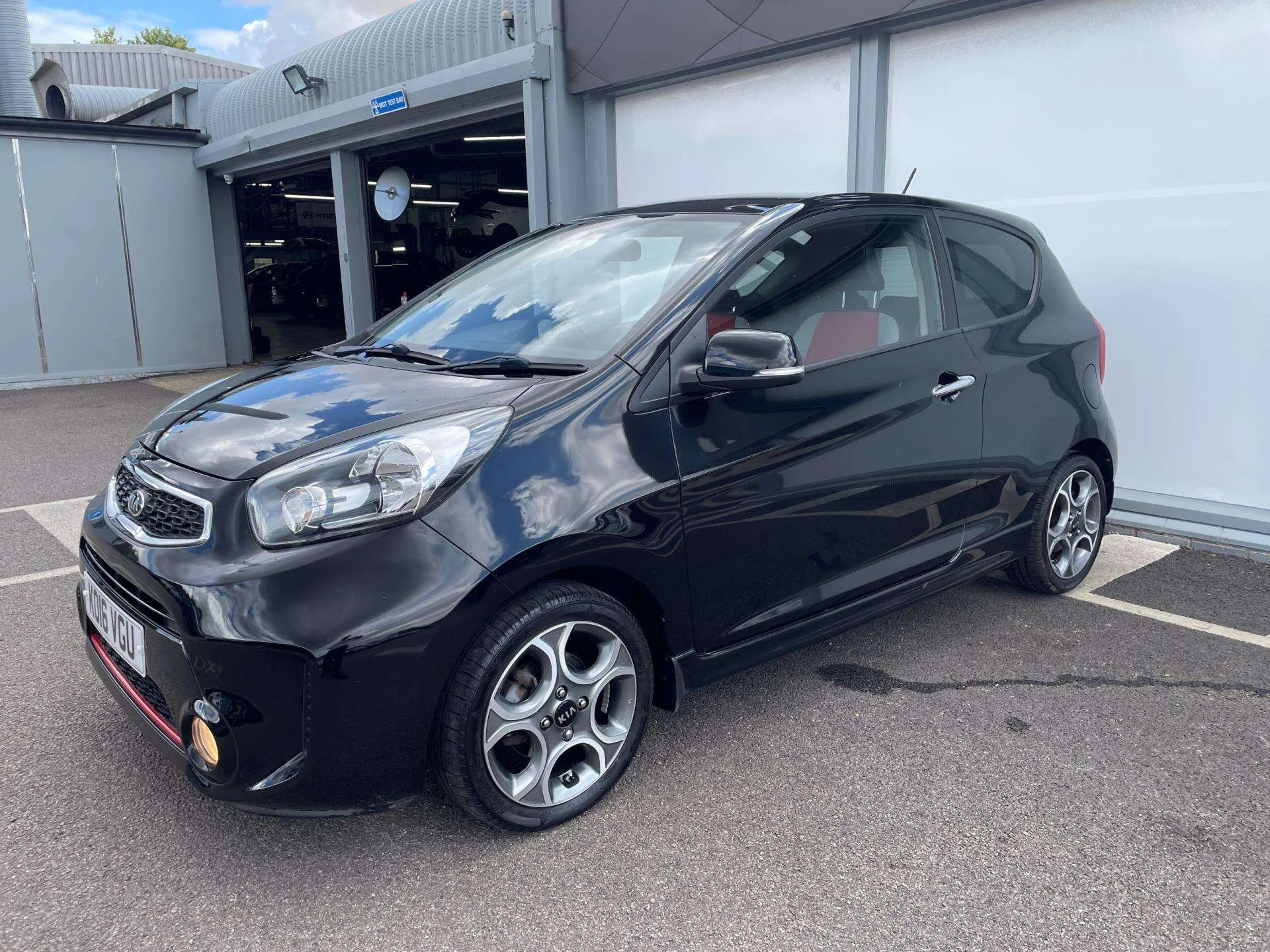 Vehicle image 6