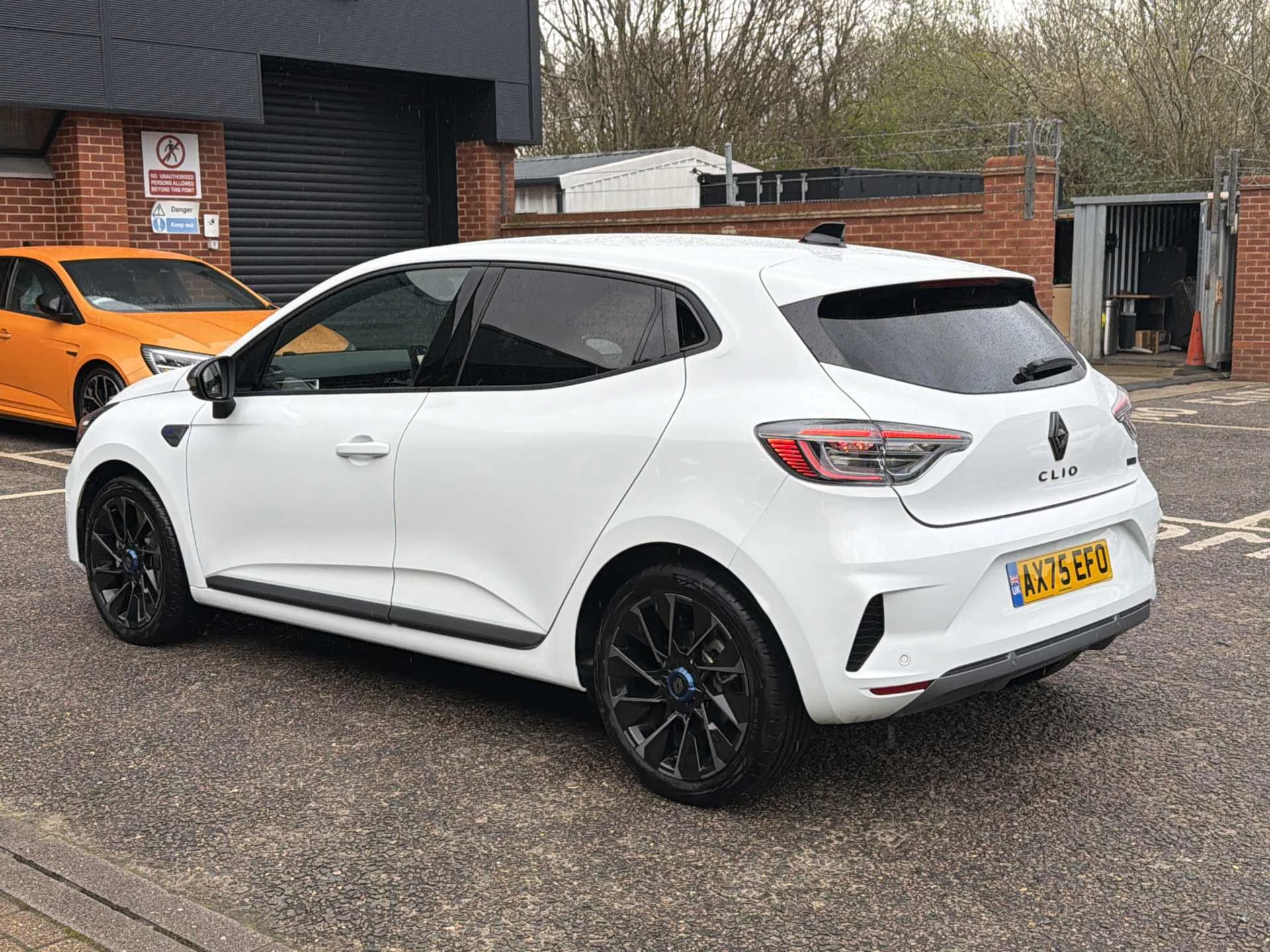 Vehicle image 3