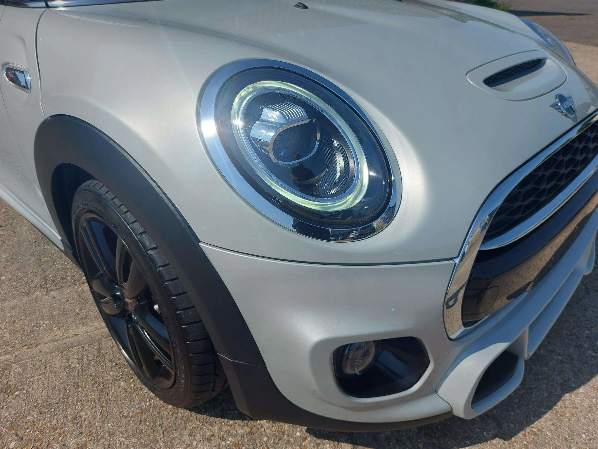 Vehicle image 7