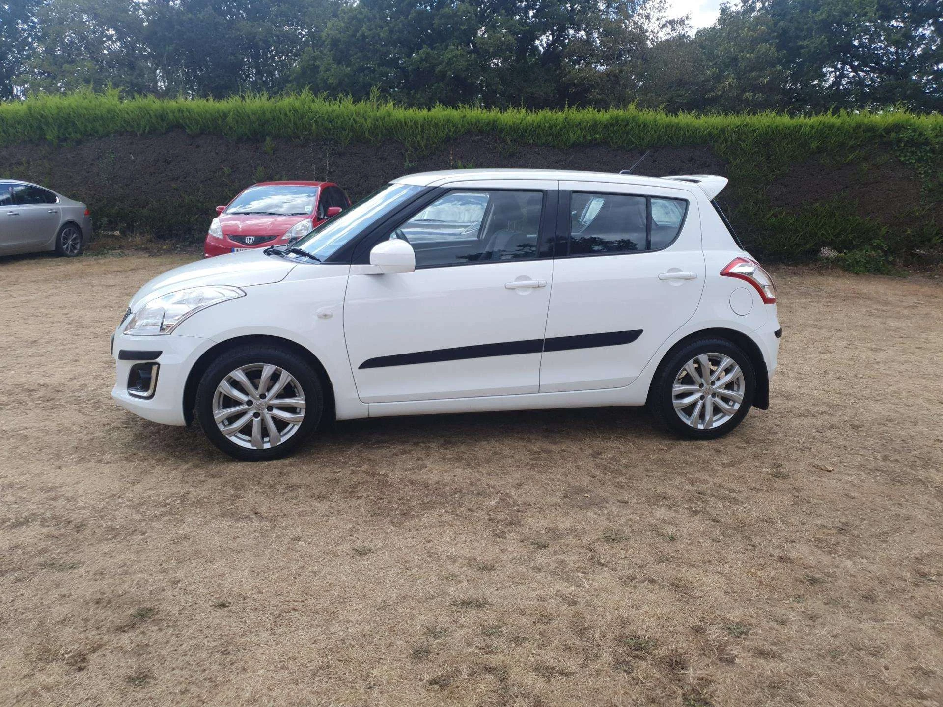 Vehicle image 4