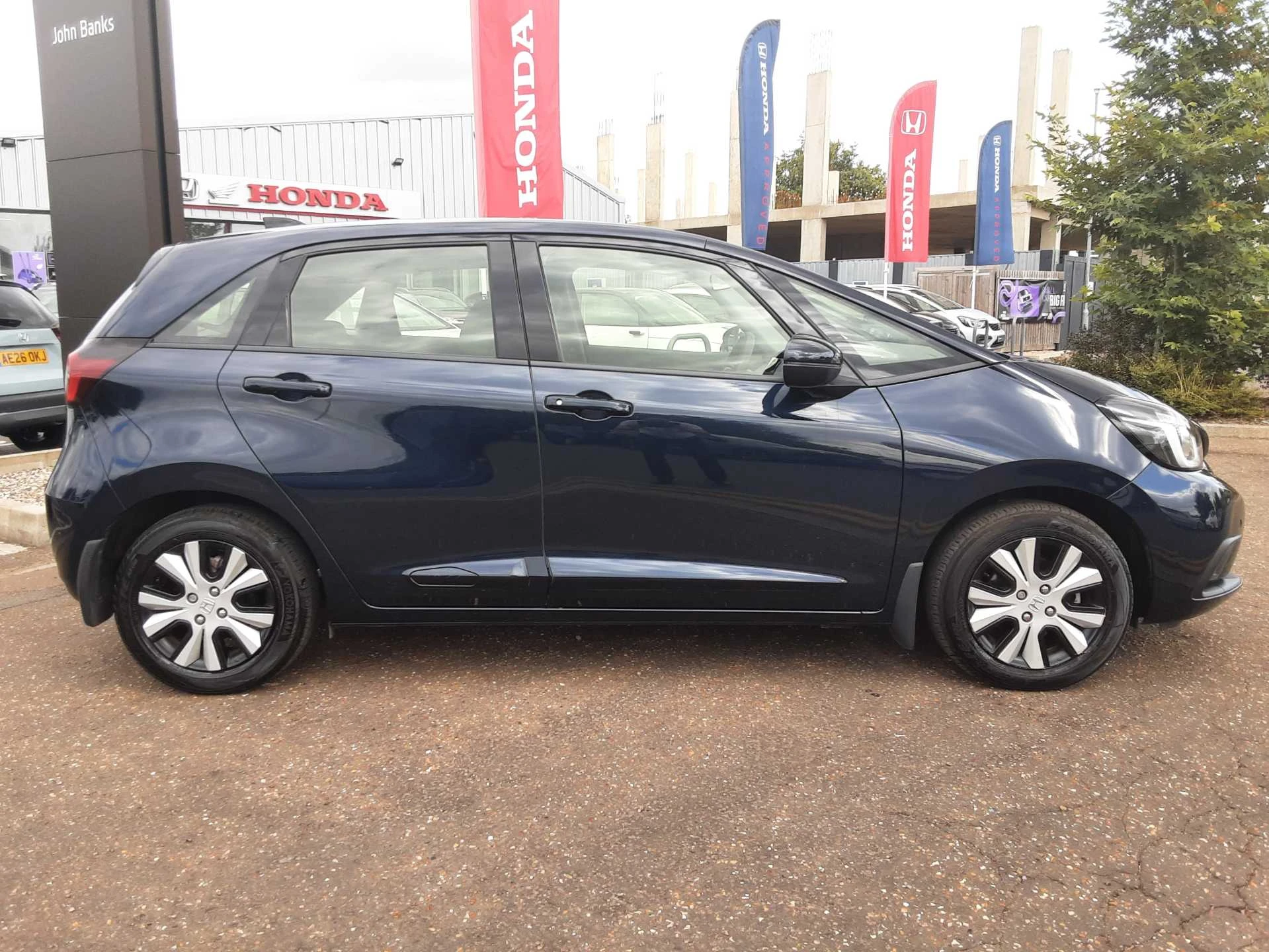 Vehicle image 3