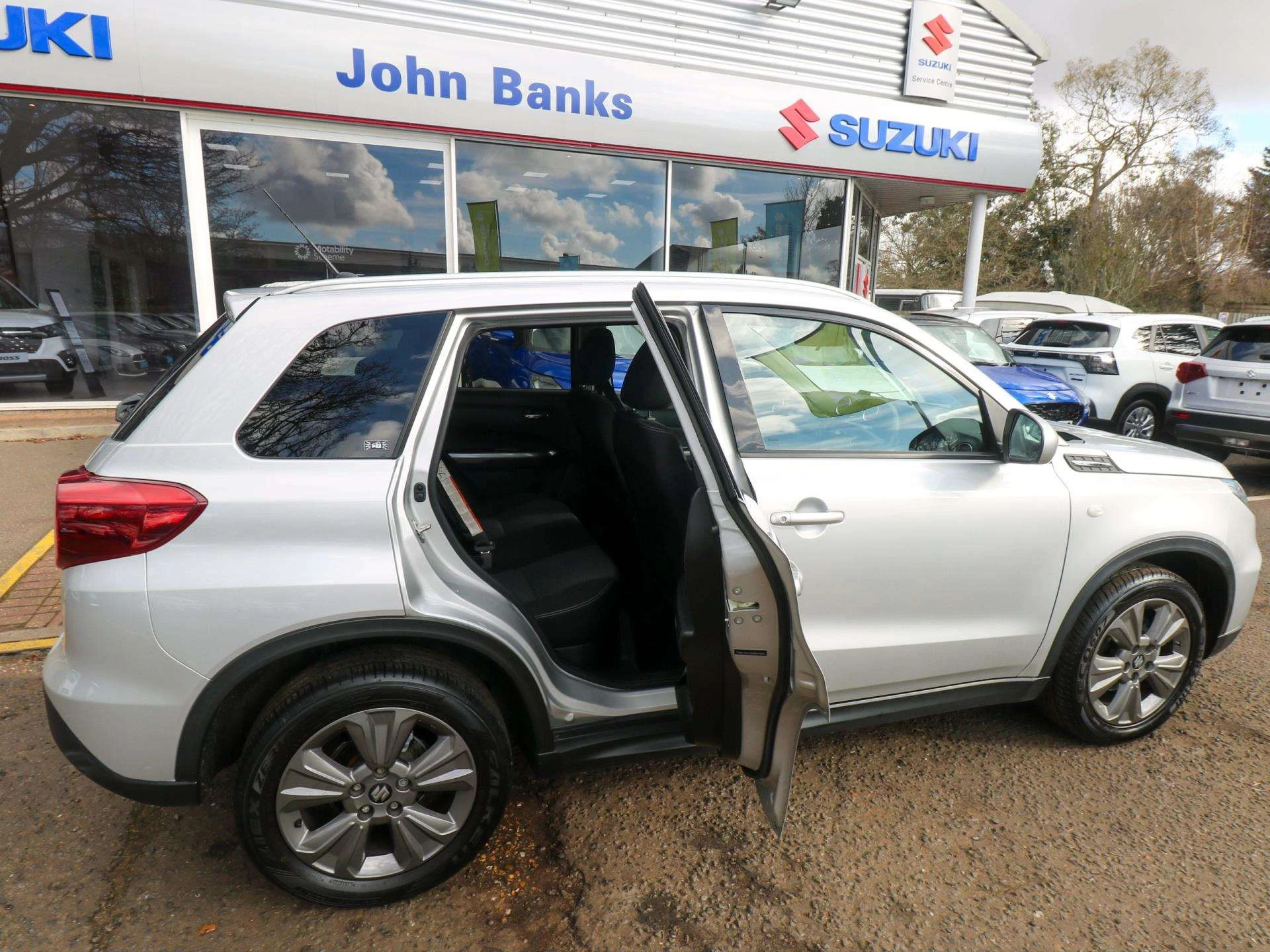 Vehicle image 3