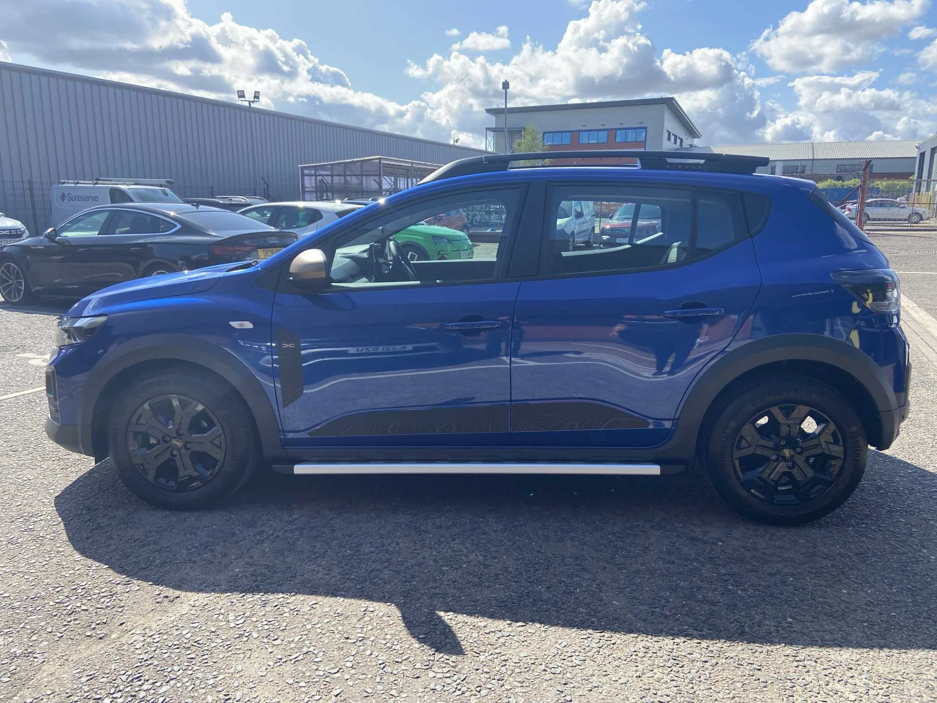 Vehicle image 7