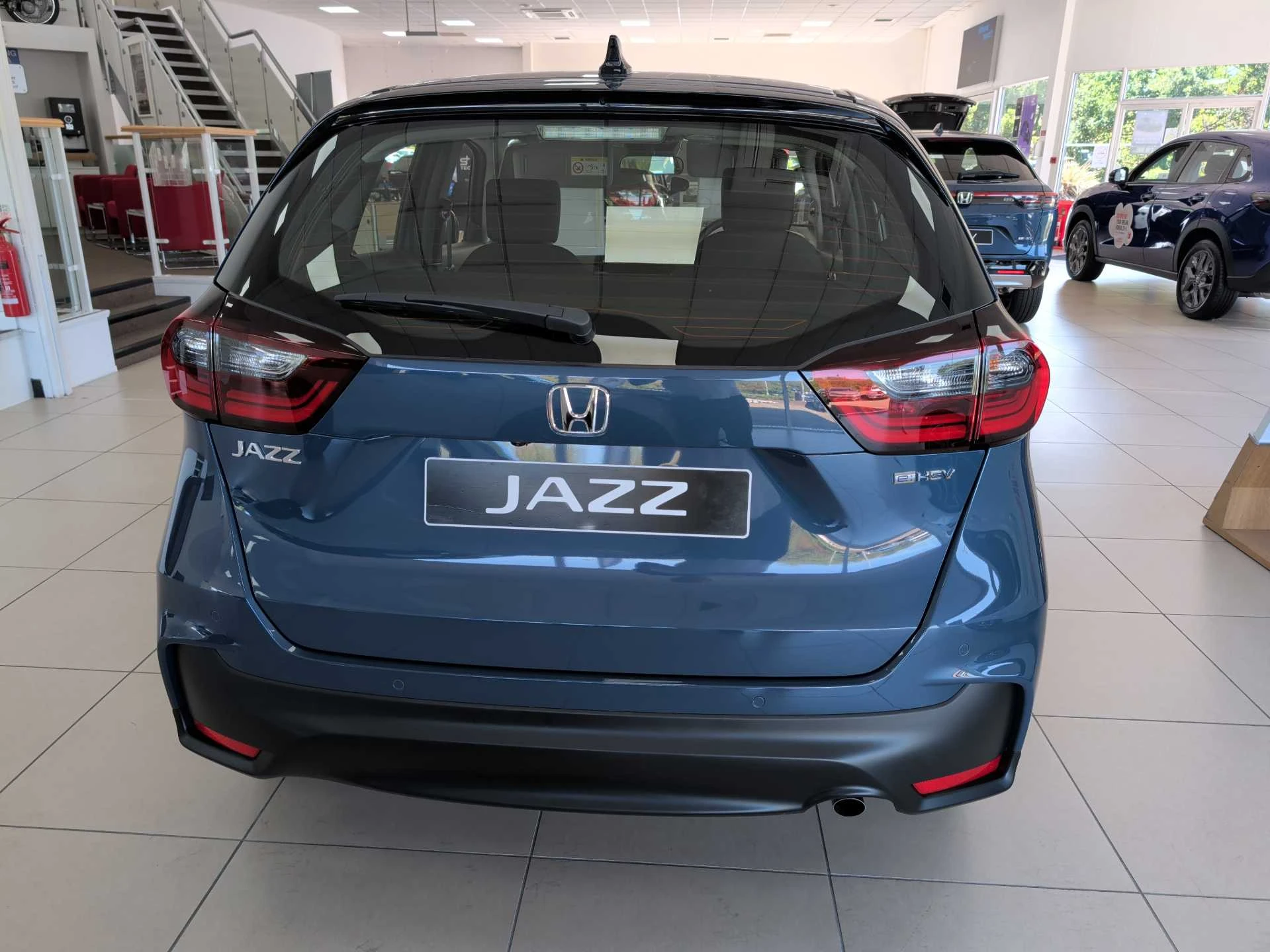 Vehicle image 6