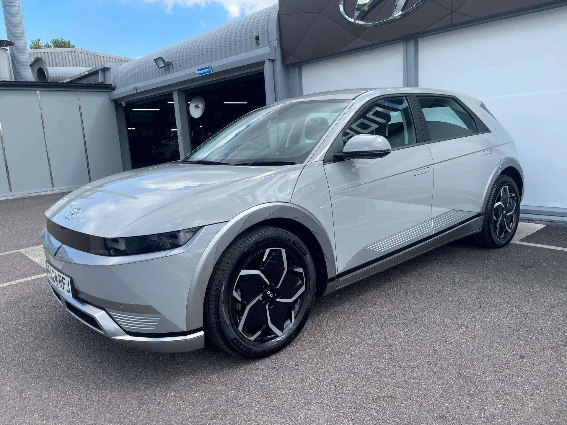Vehicle image 6