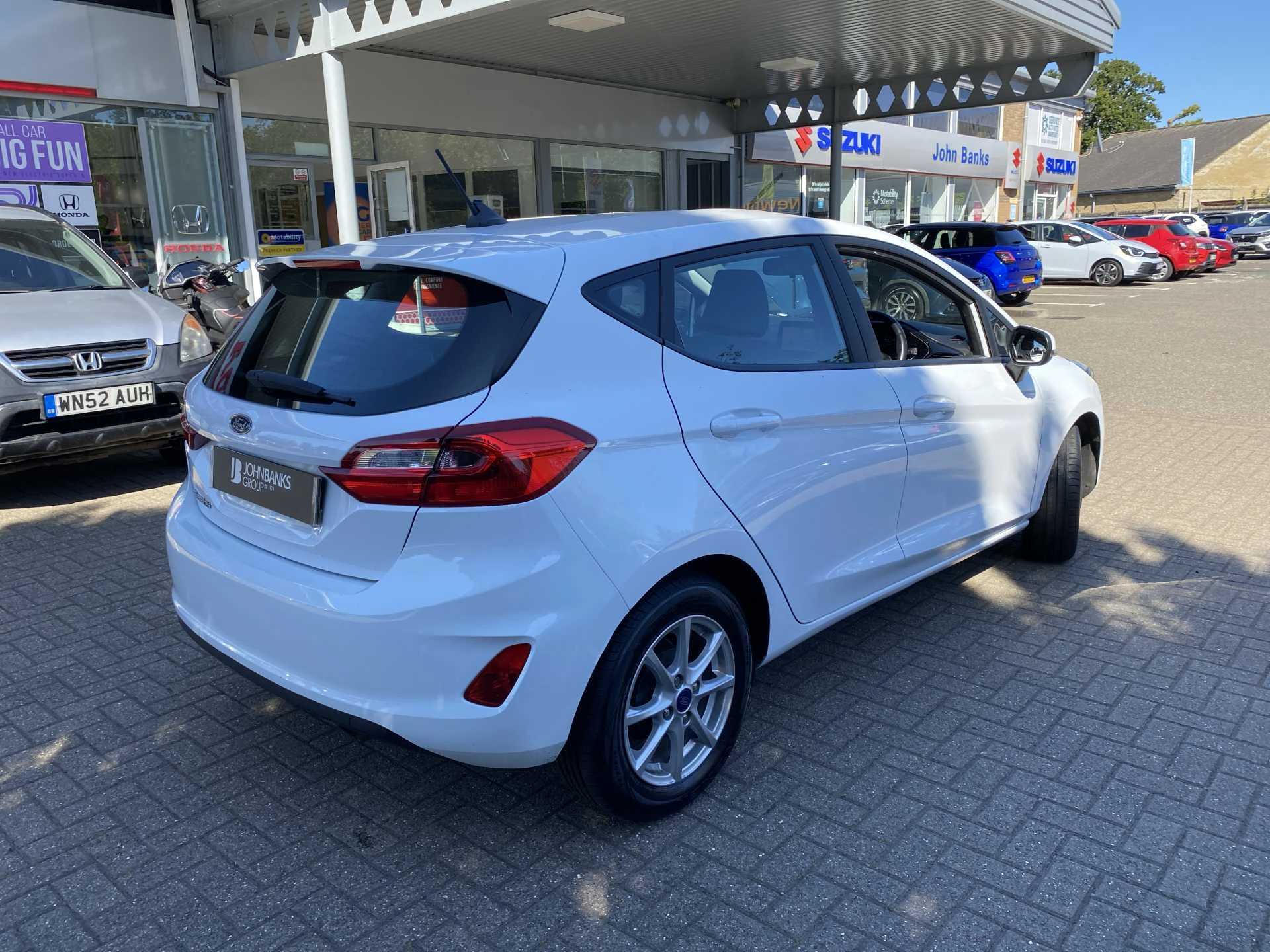 Vehicle image 7
