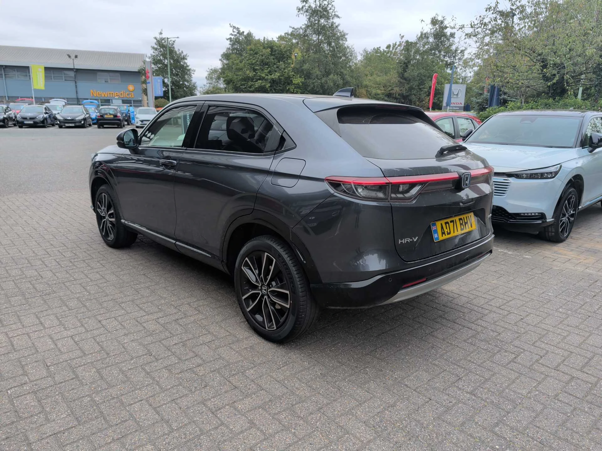 Vehicle image 5