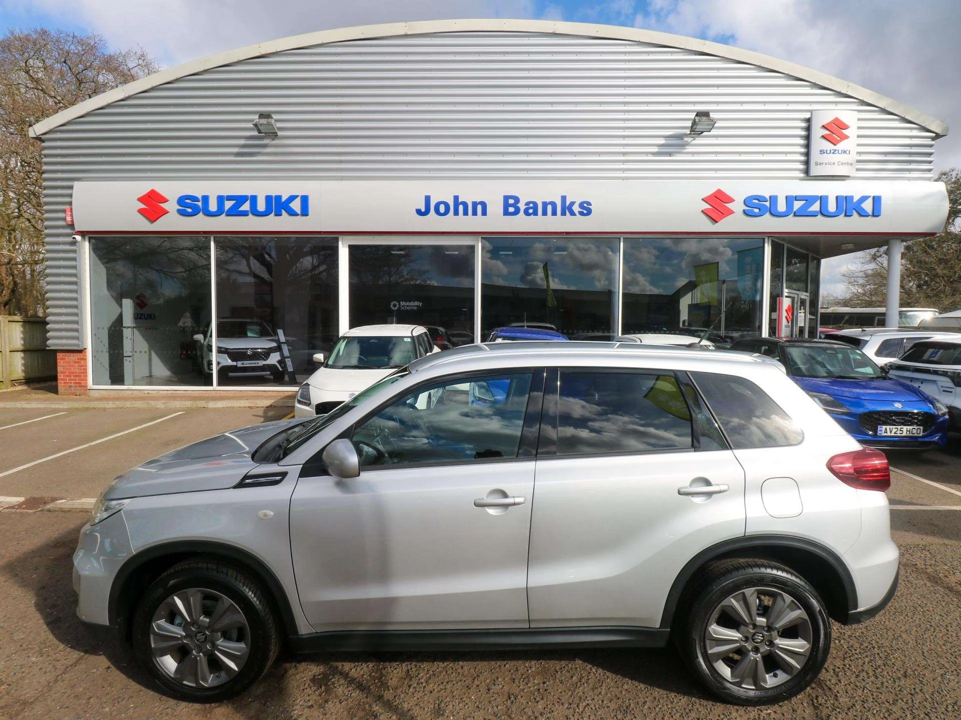 Vehicle image 4