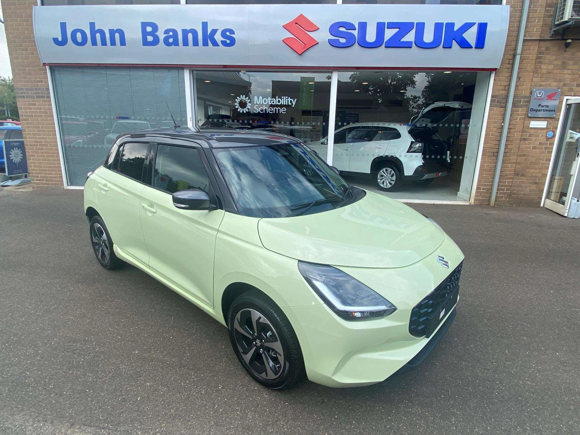 Vehicle image 3