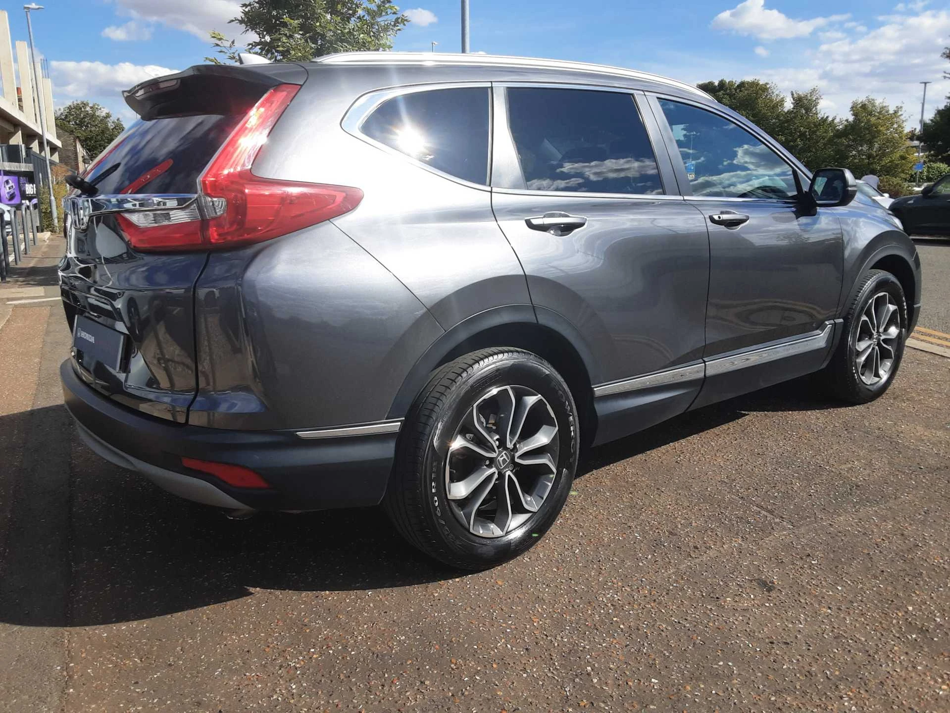 Vehicle image 5