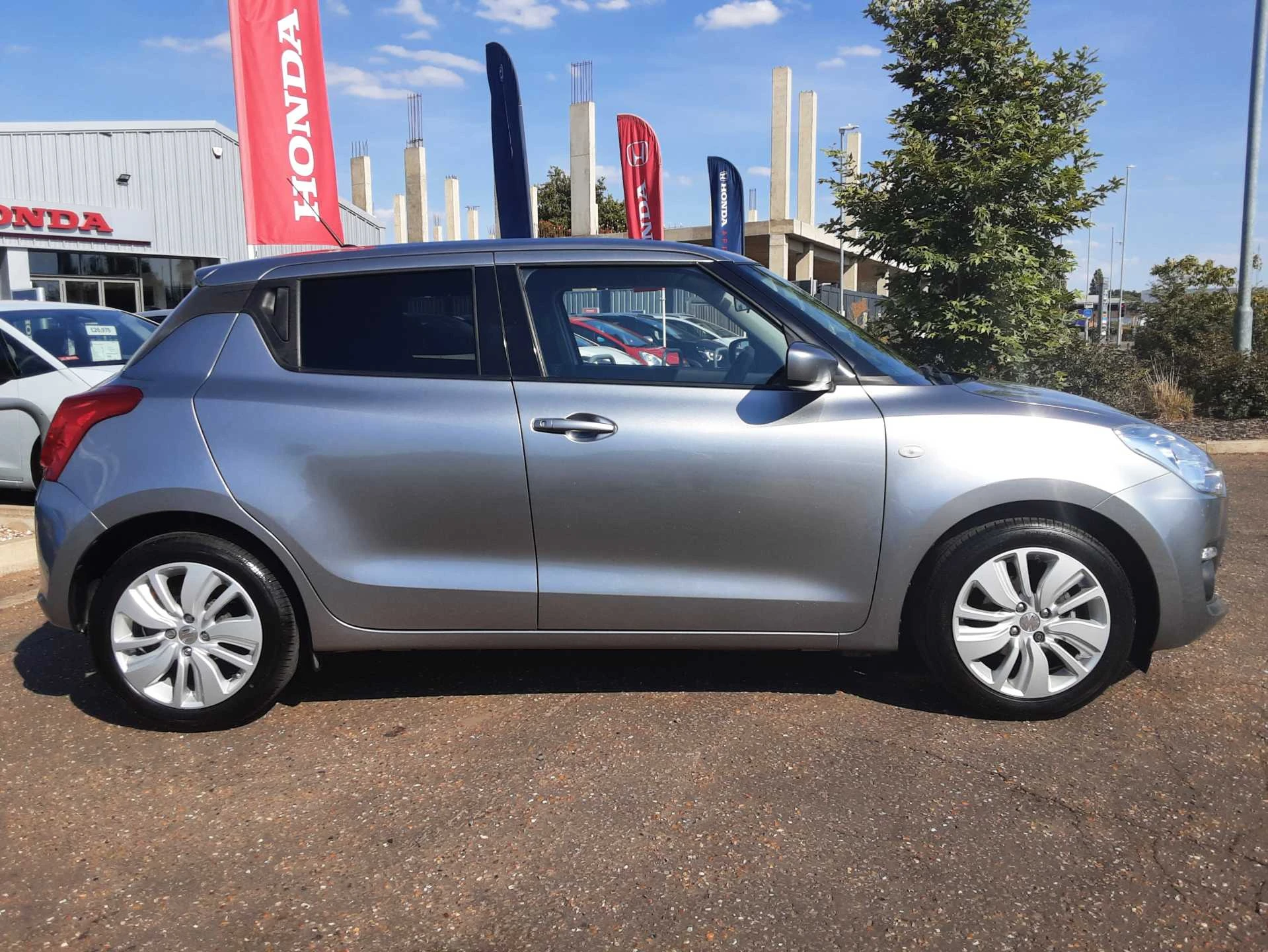 Vehicle image 4