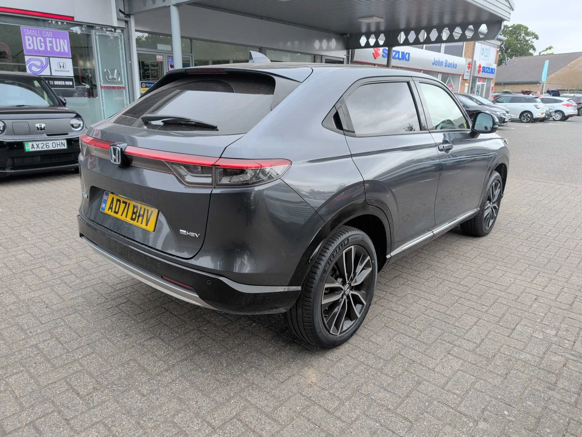 Vehicle image 7