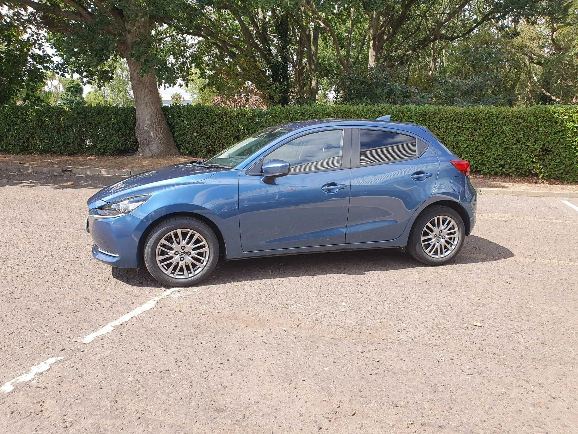 Vehicle image 5