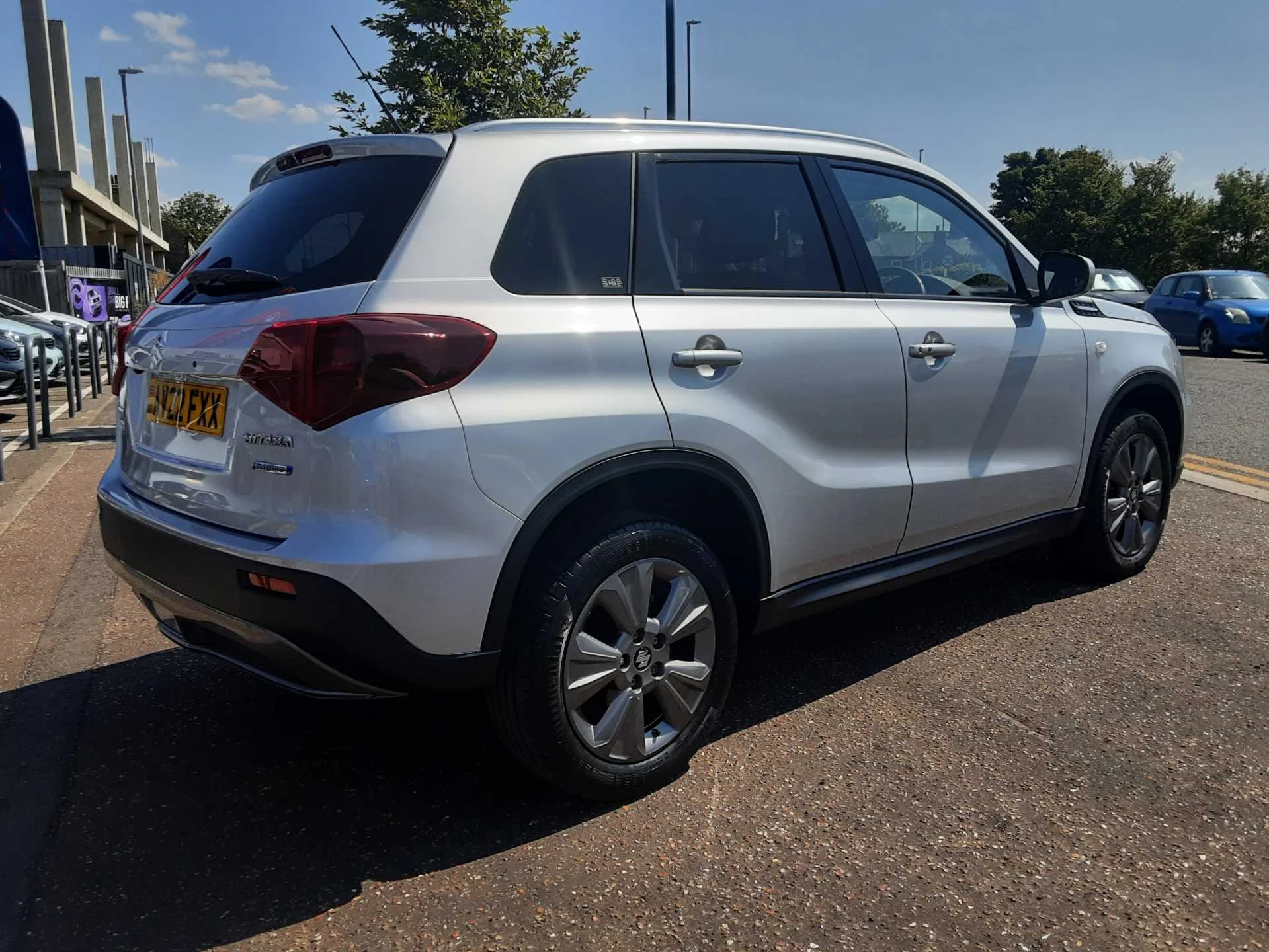 Vehicle image 4