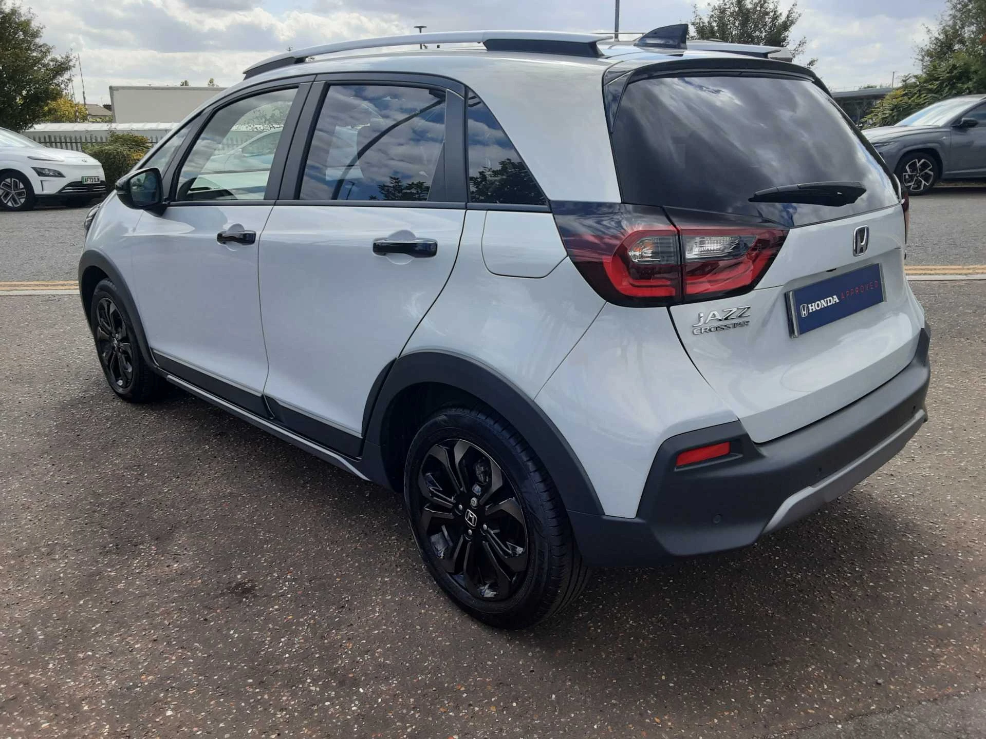 Vehicle image 7